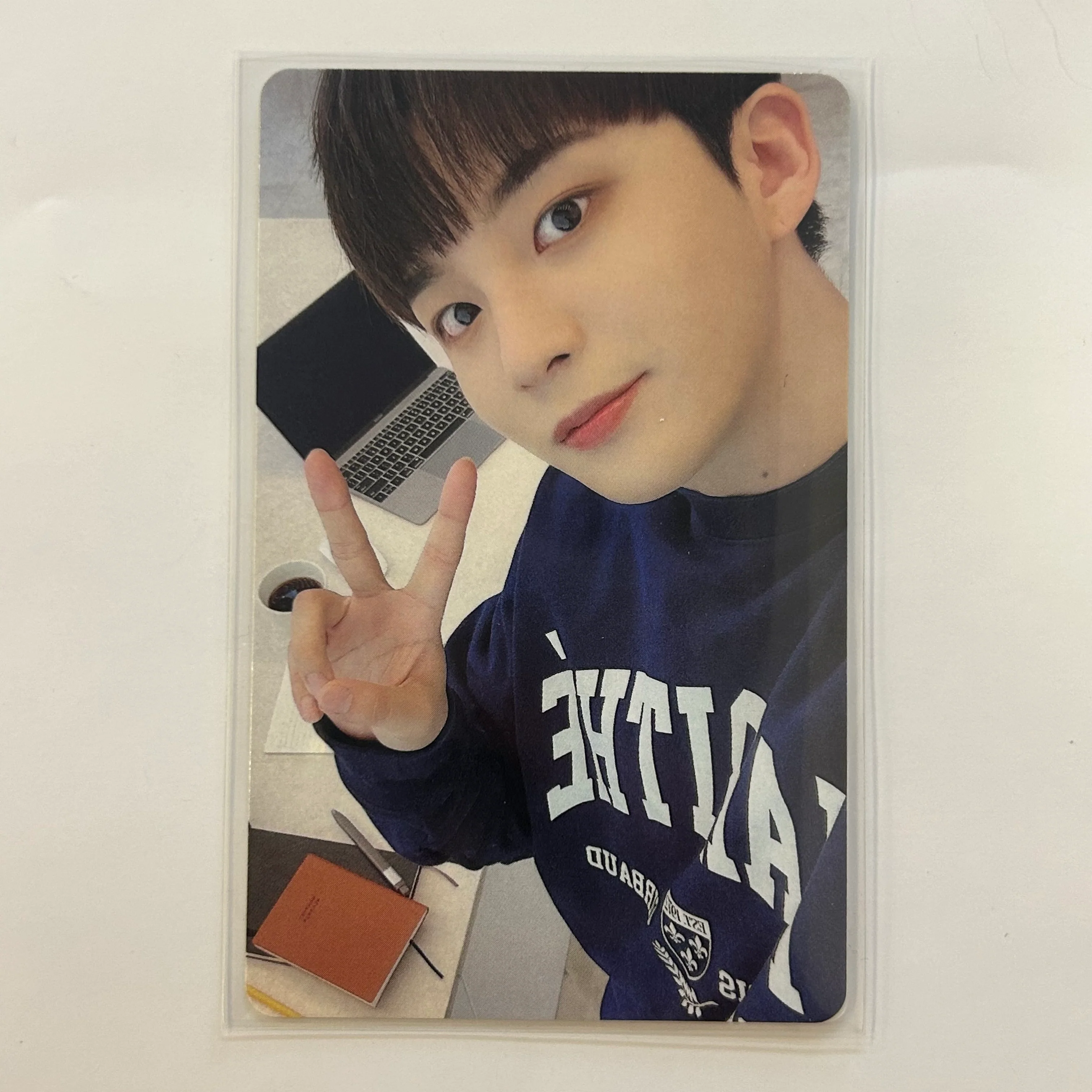 ATEEZ - 2023 SEASON'S GREETINGS Photocard - Image 17