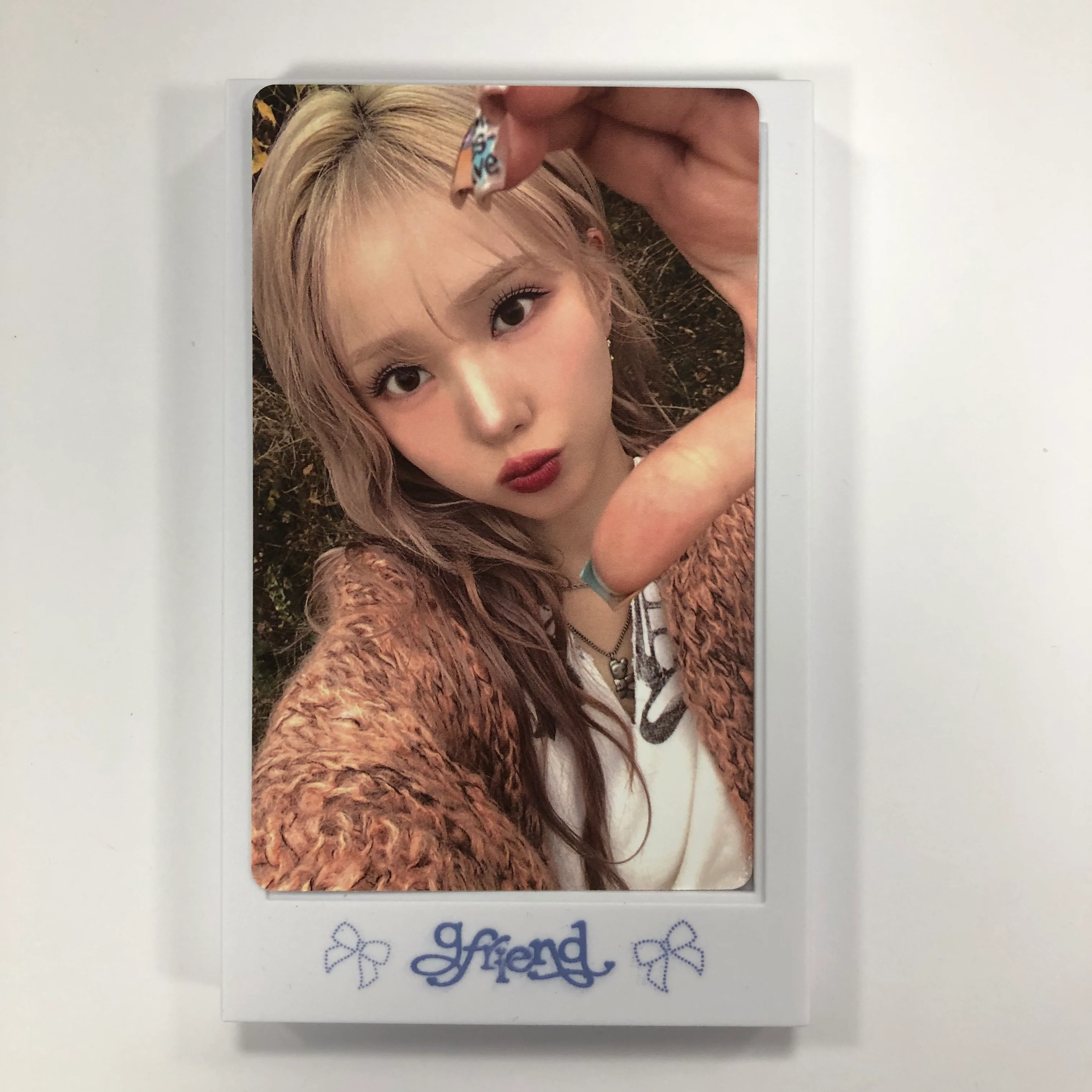 GFRIEND - SEASON OF MEMORIES Weverse Photocard and Frame - Image 4