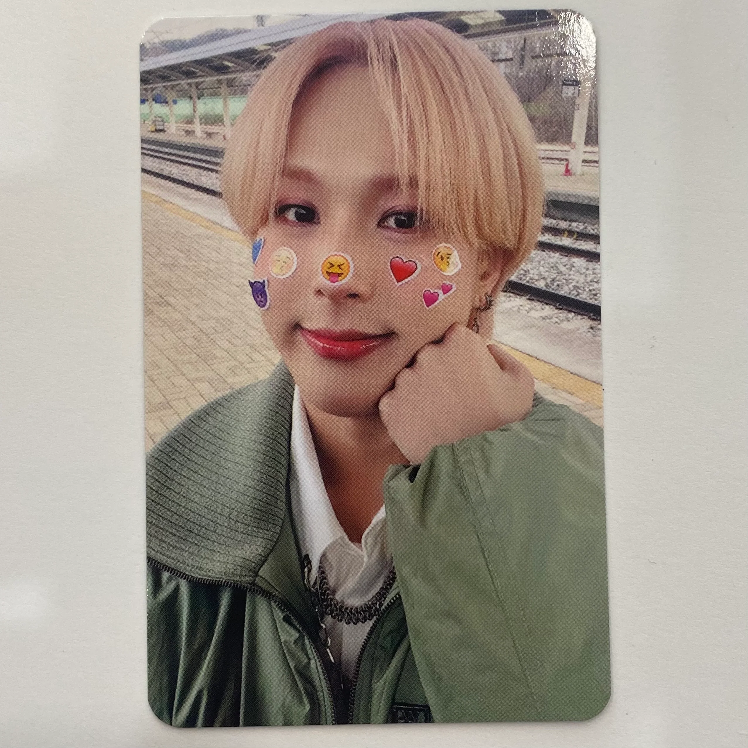 GIUK (ONEWE) - Psycho Xybernetics : TURN OVER Makestar Photocards - Image 3