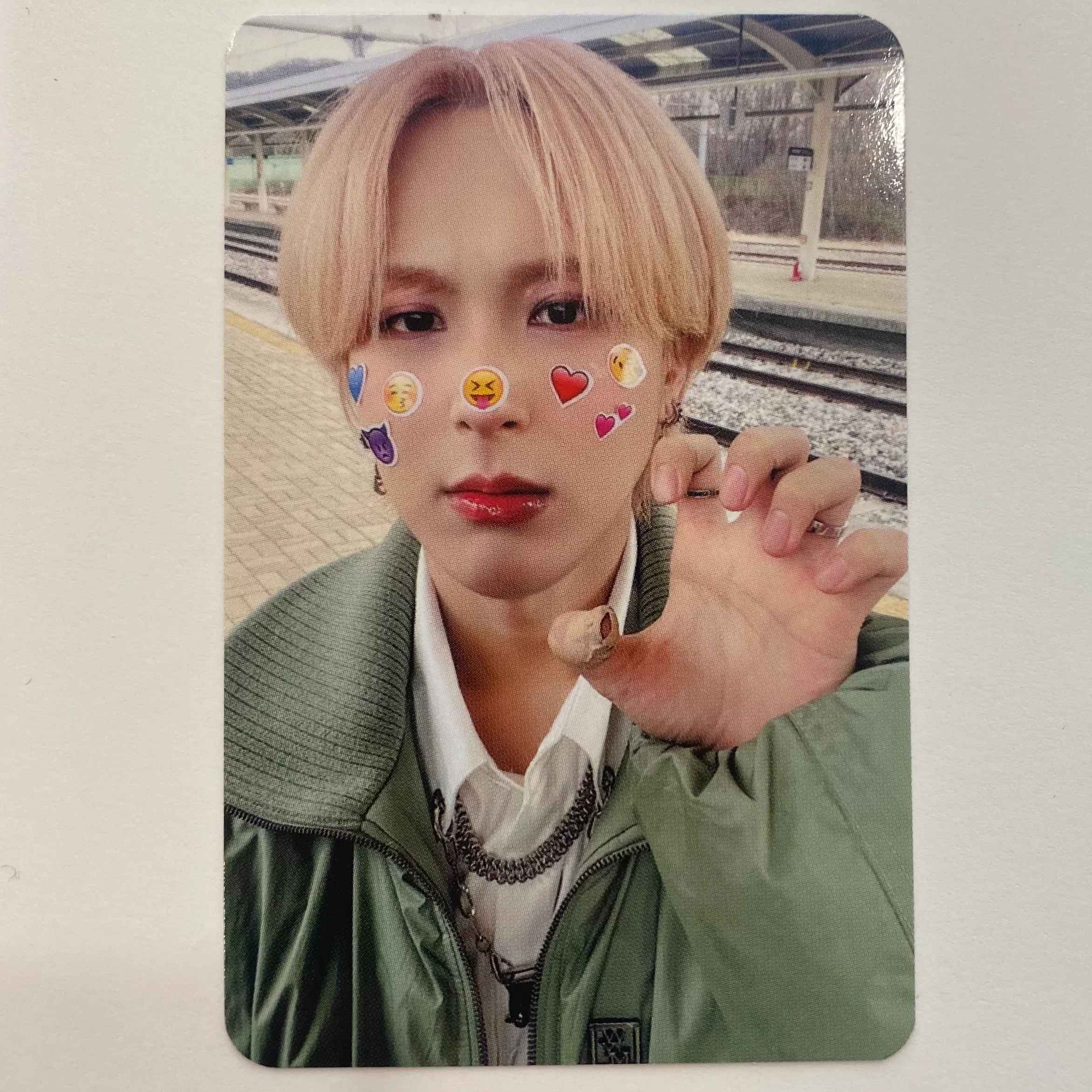 GIUK (ONEWE) - Psycho Xybernetics : TURN OVER Makestar Photocards - Image 4