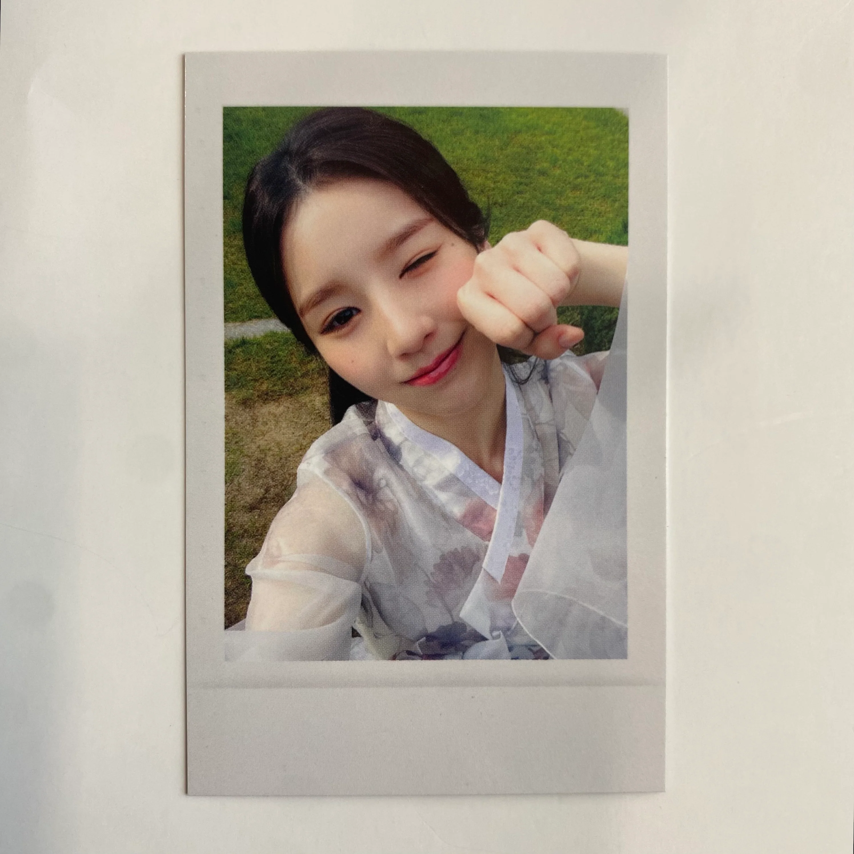 HEEJIN - < K > Apple Music Pre-Order Photocard - Image 2