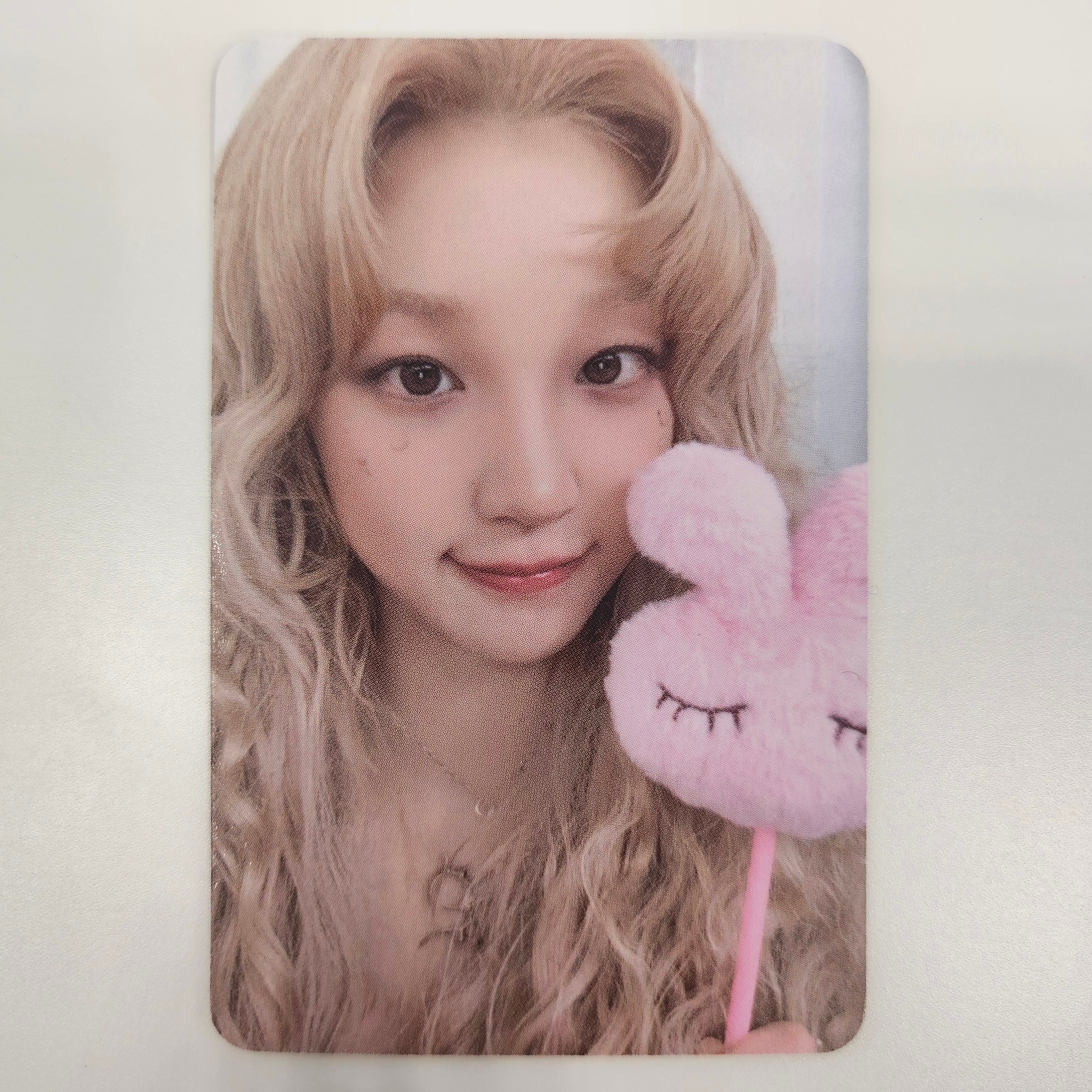 I-DLE - WE ARE Apple Music Photocards - Image 3
