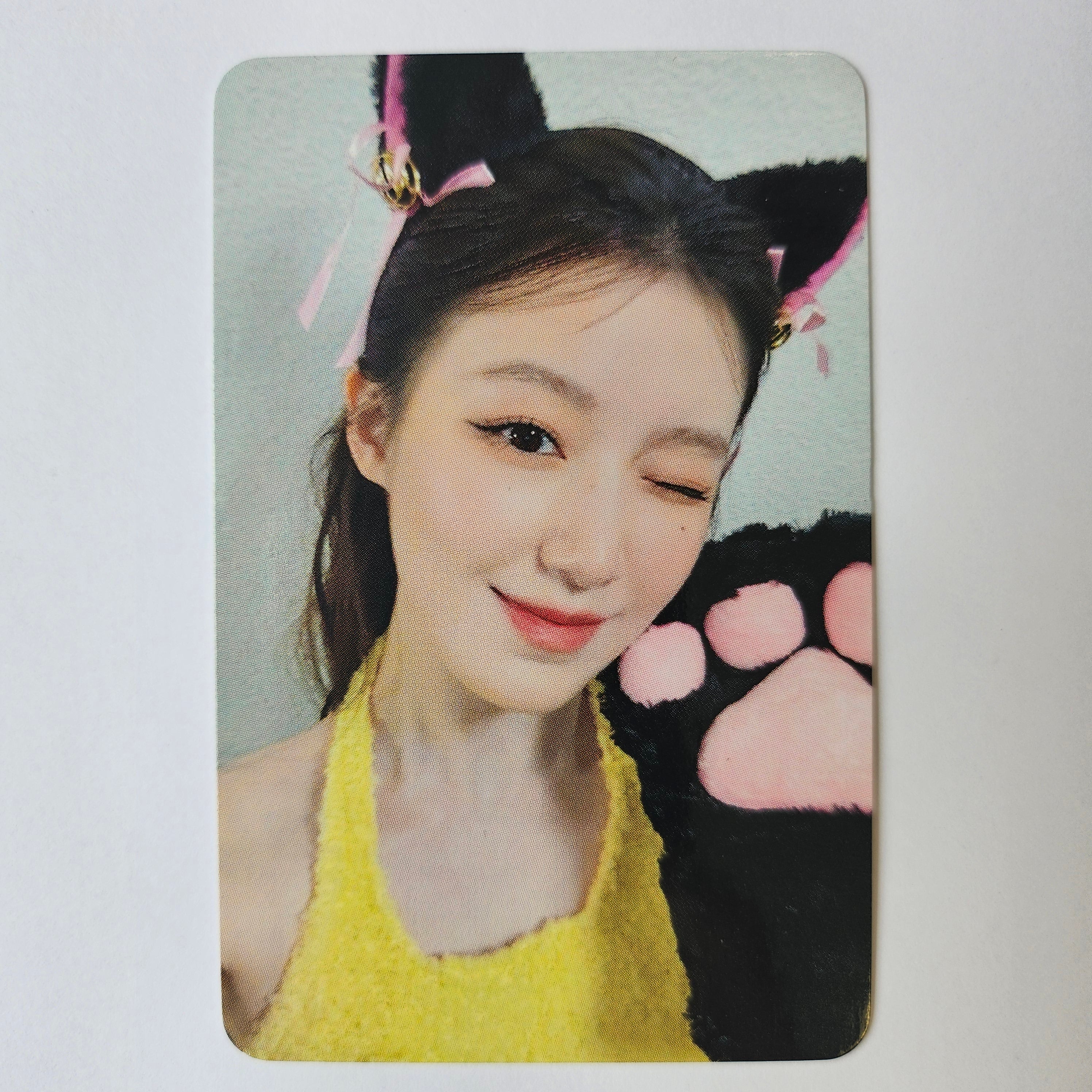 I-DLE - 'We Are' Muvve Photocards - Image 4