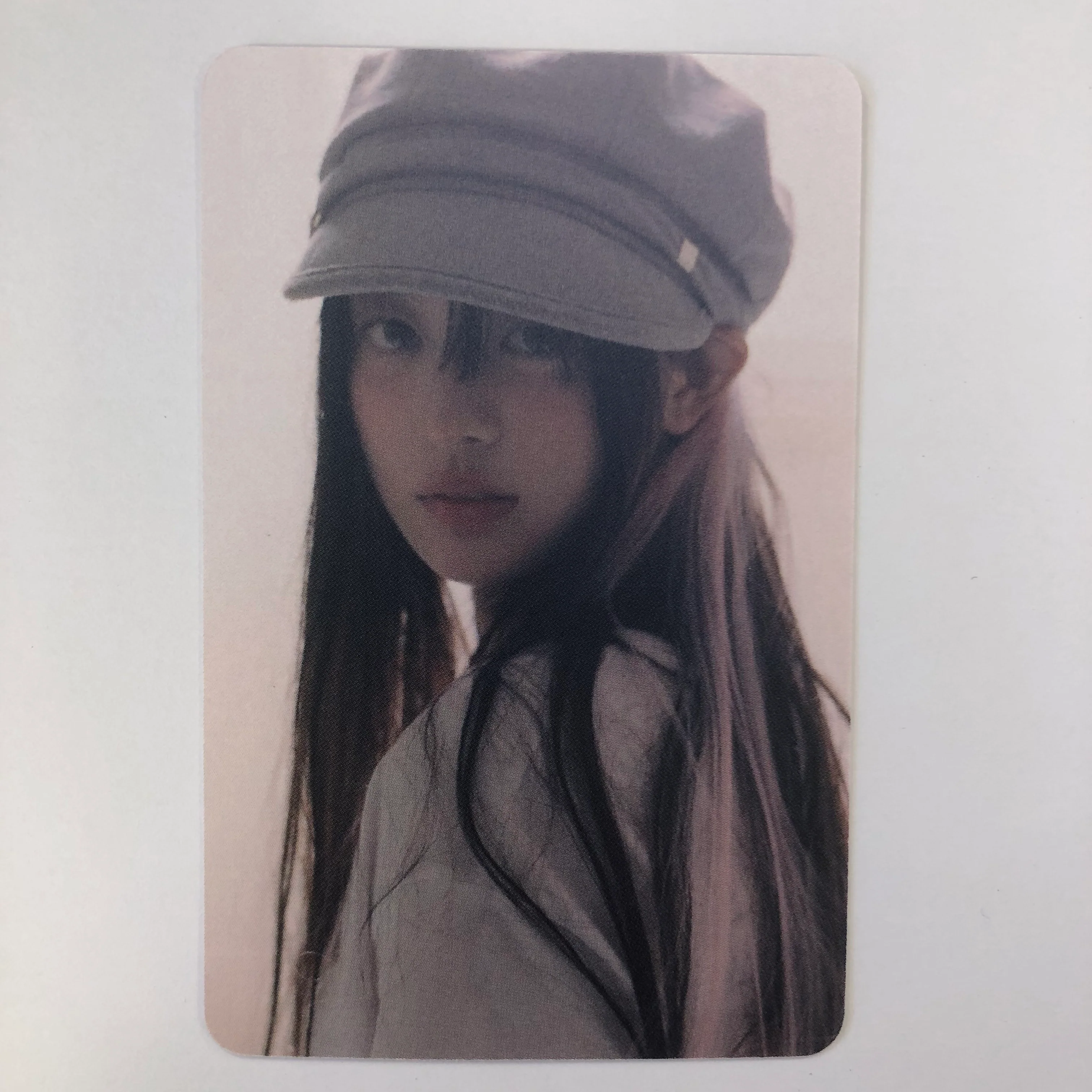 ILLIT - BOMB Apple Music Photocards - Image 4