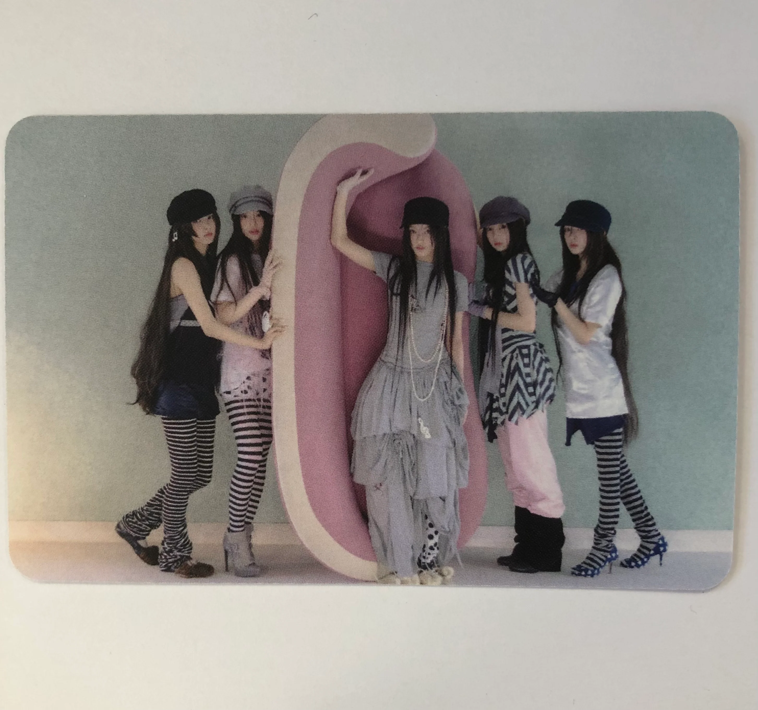 ILLIT - BOMB Apple Music Photocards - Image 7