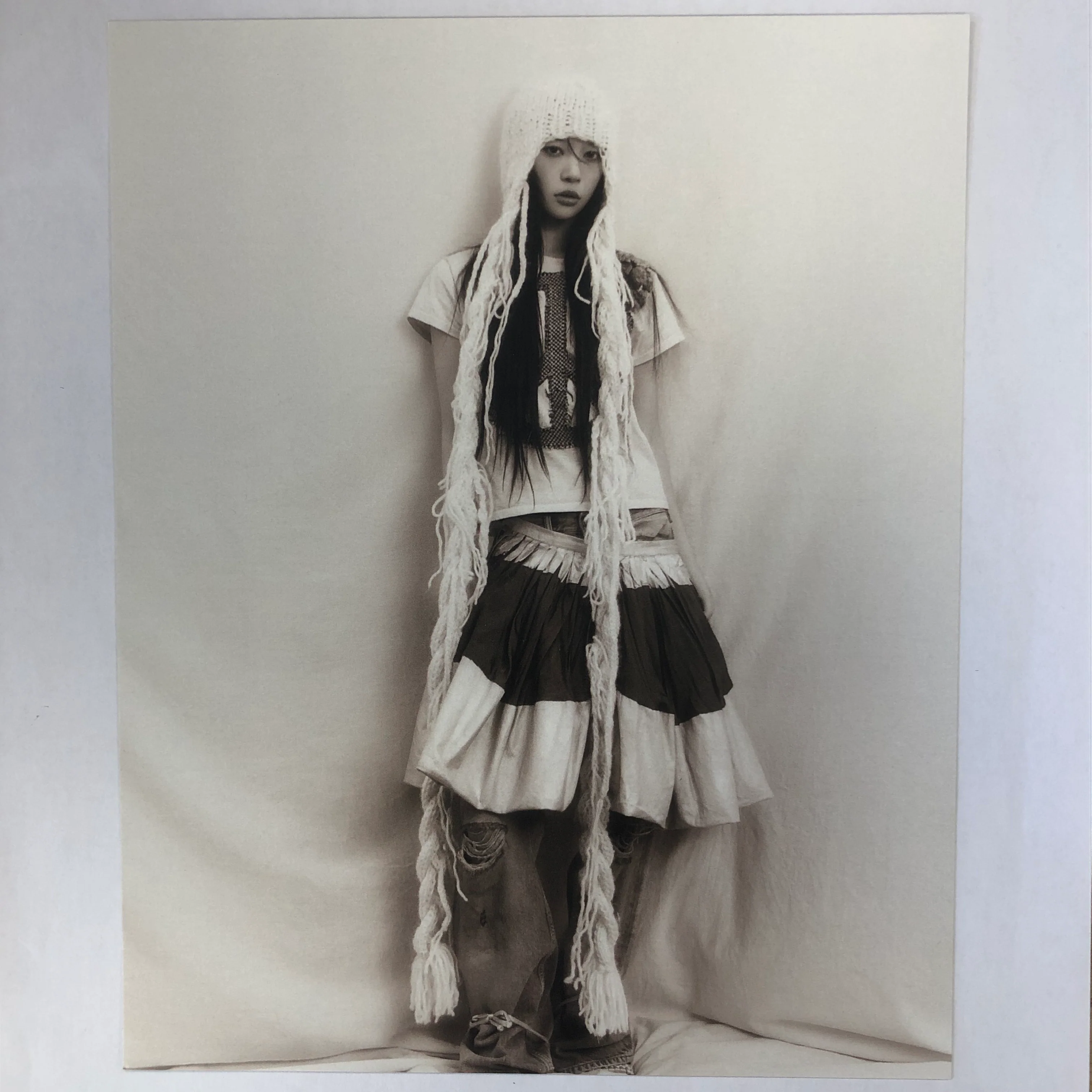 ILLIT- BOMB Soundwave Pre-order Benefit Postcard - Image 2