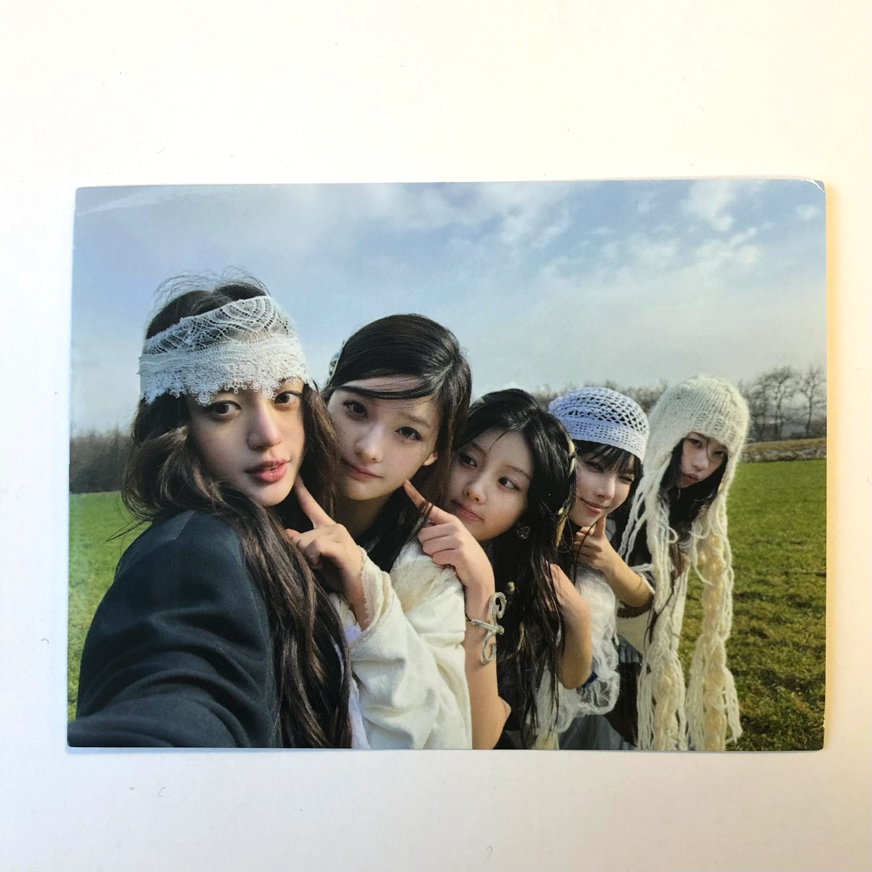 ILLIT - BOMB Stickers - Image 7