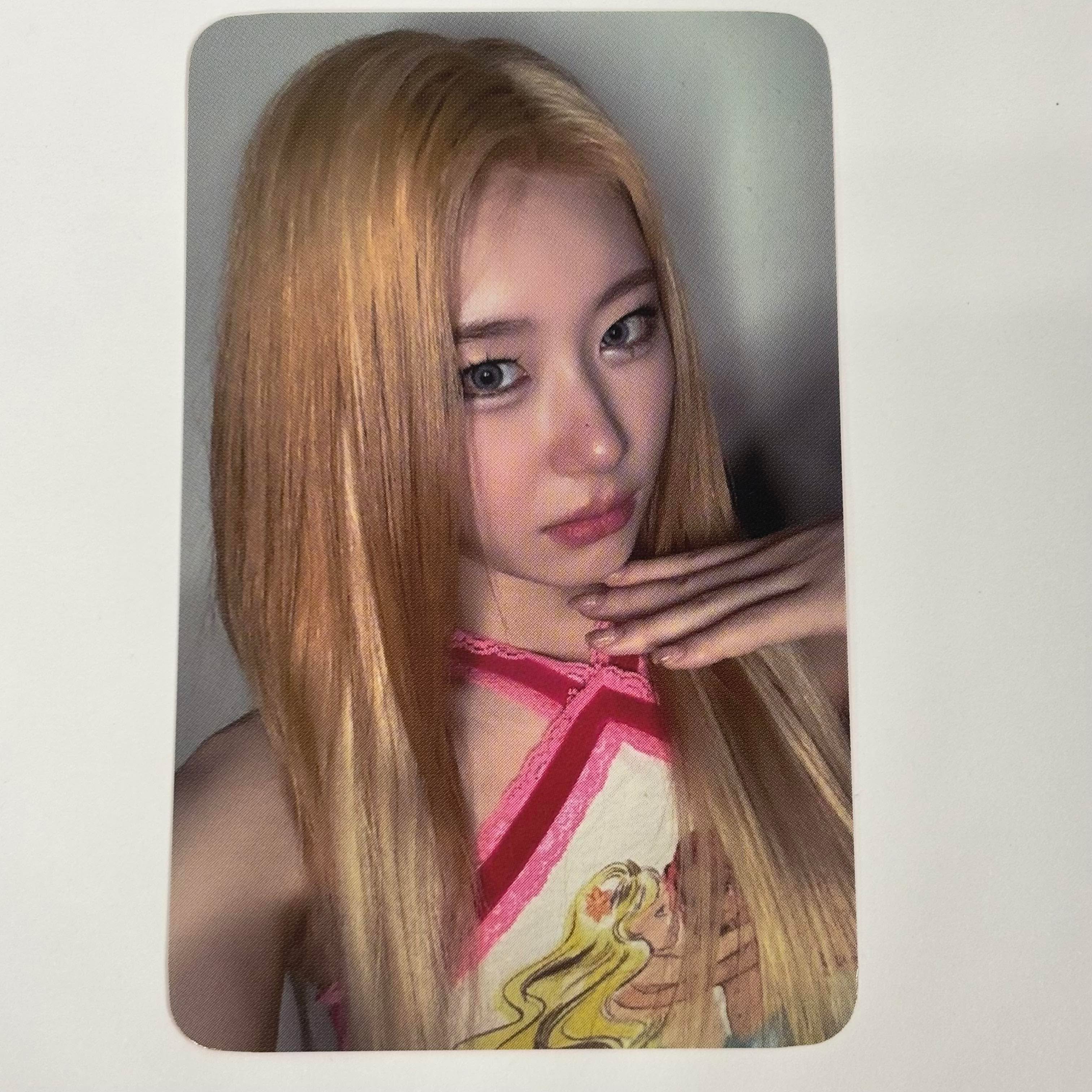ITZY - GOLD JYP Shop Photocards - Image 2