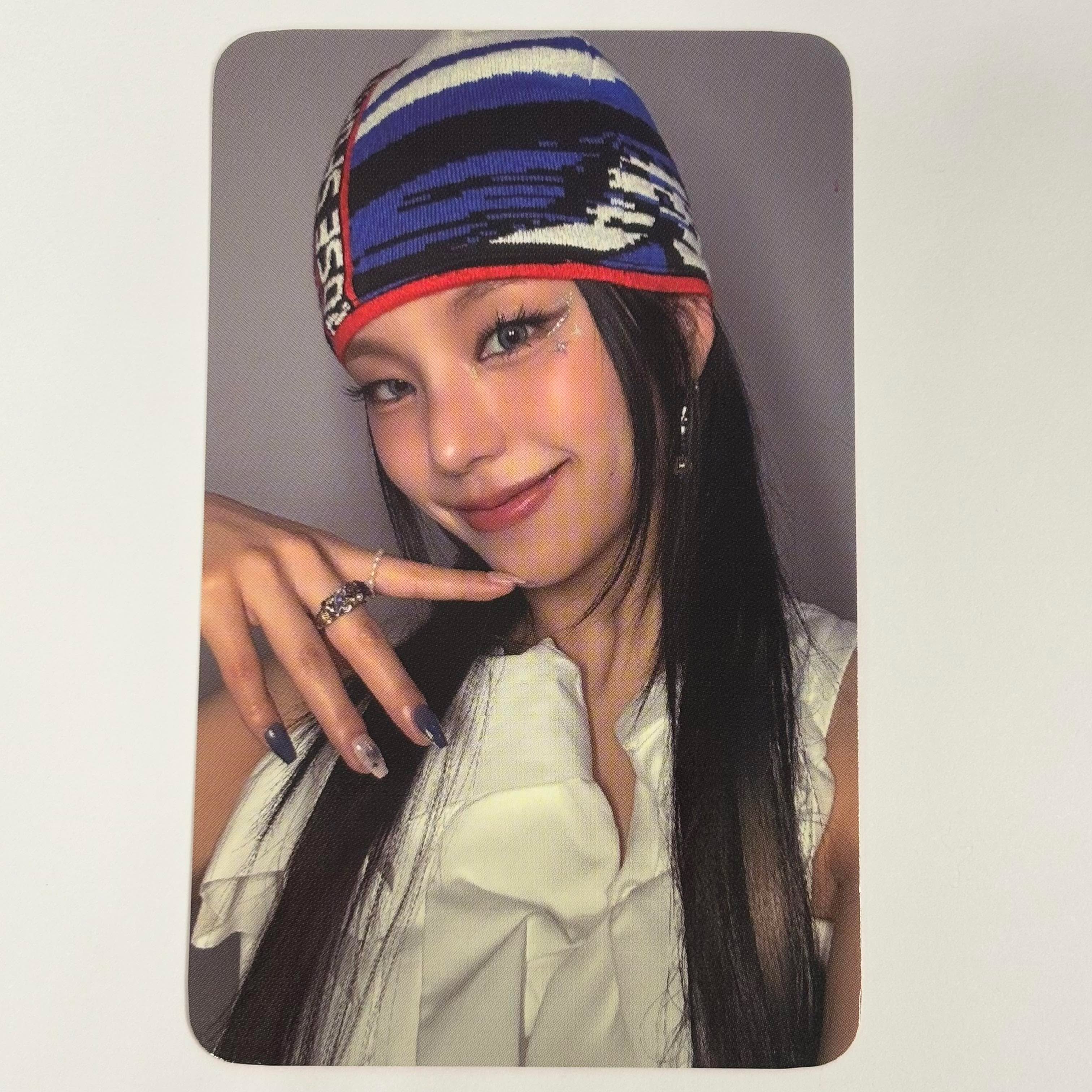 ITZY - GOLD JYP Shop Photocards - Image 7
