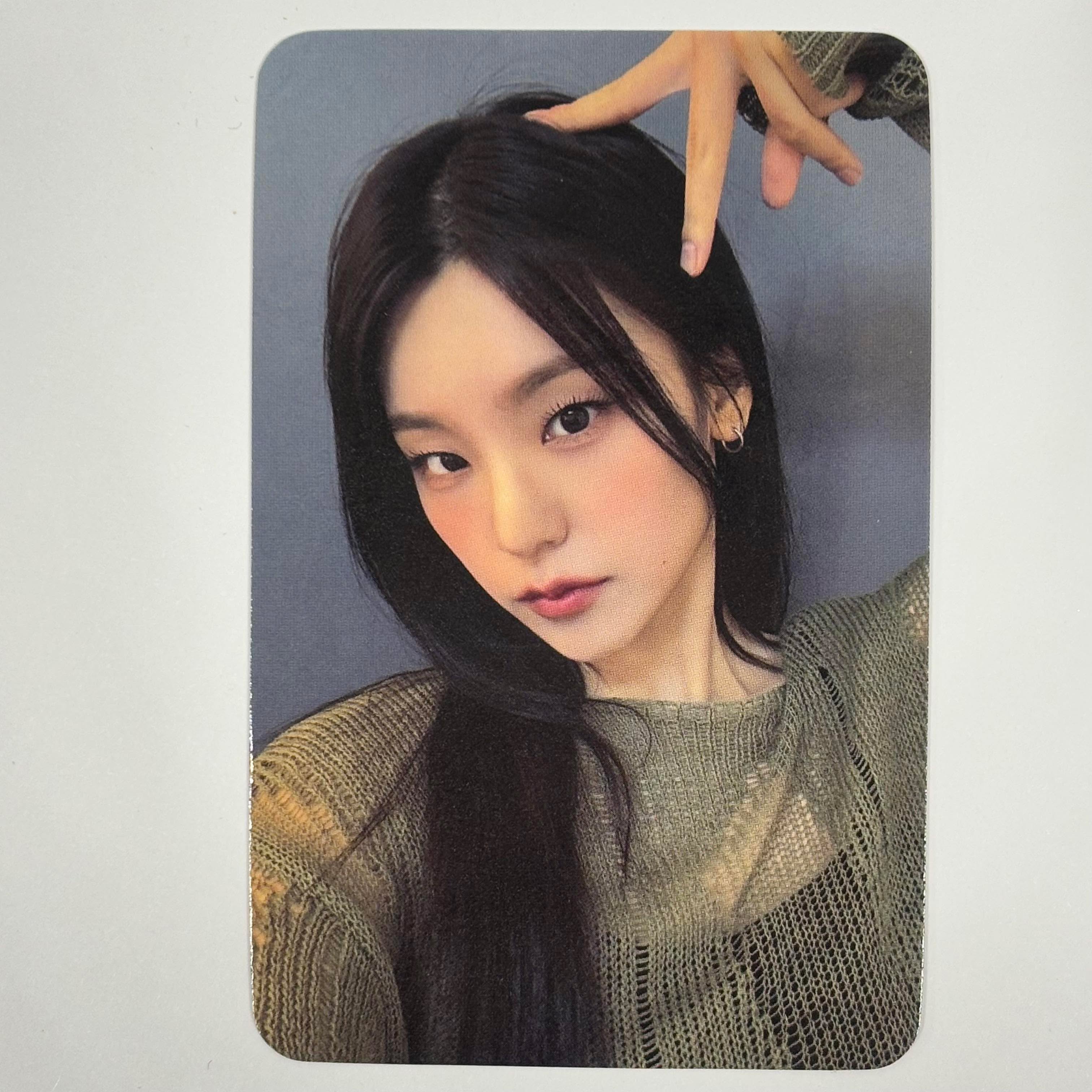 ITZY - GOLD Soundwave Photocards - Image 6