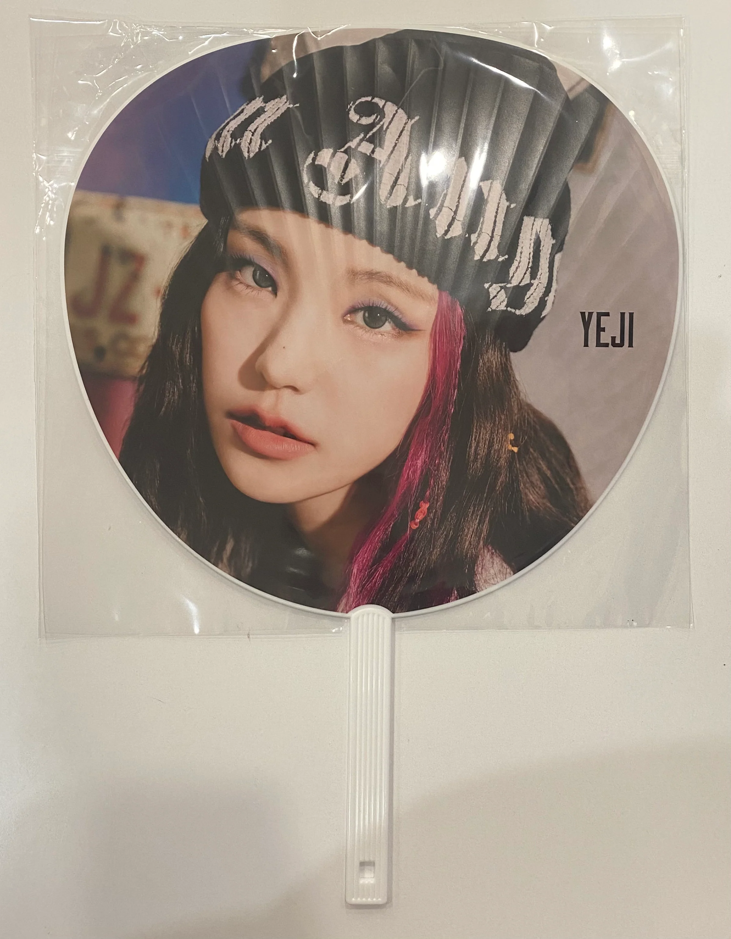 ITZY - ‘IT'z ITZY’ Japan Pickets - Image 5