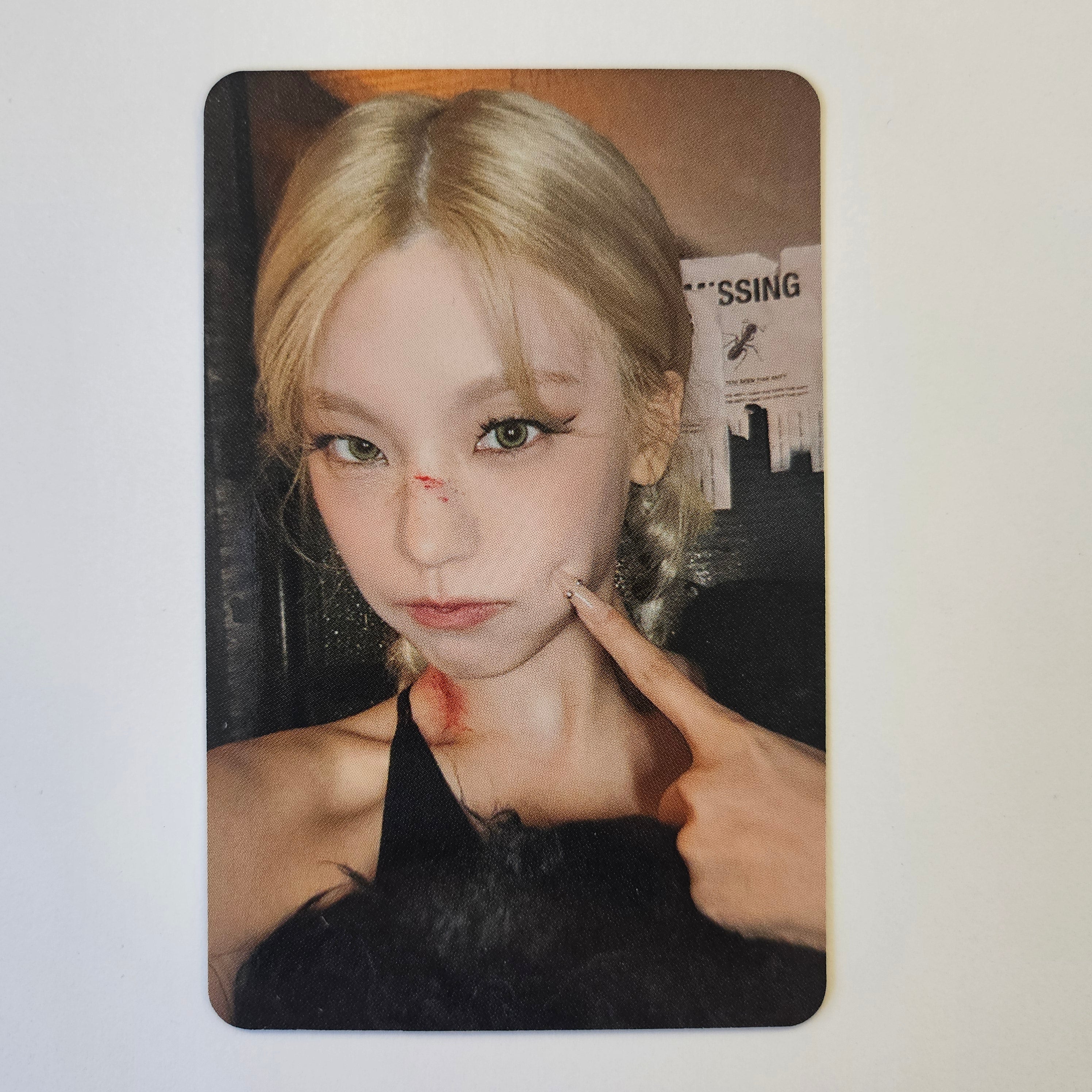 ITZY - TUNNEL VISION Apple Music Photocards - Image 2