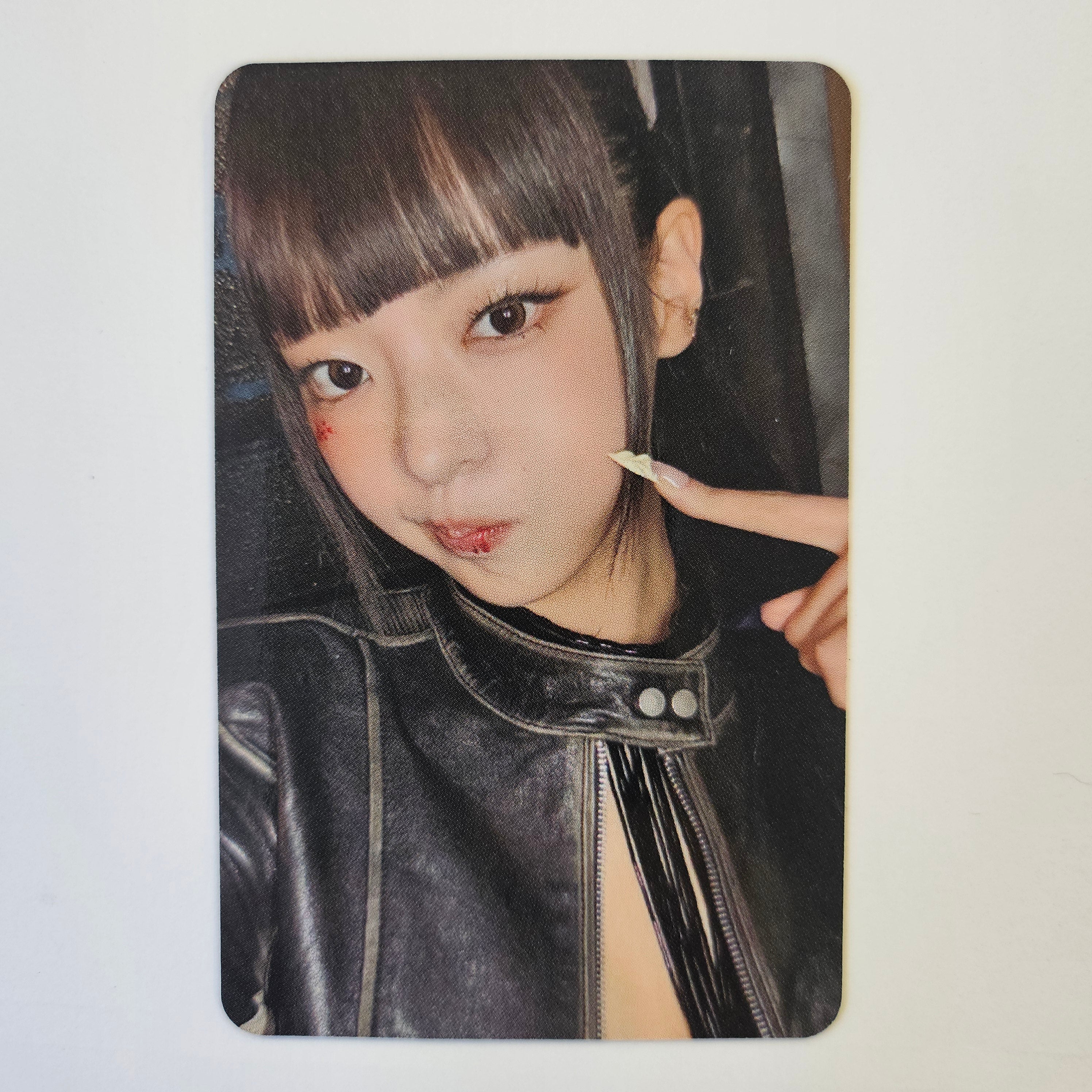 ITZY - TUNNEL VISION Apple Music Photocards - Image 3