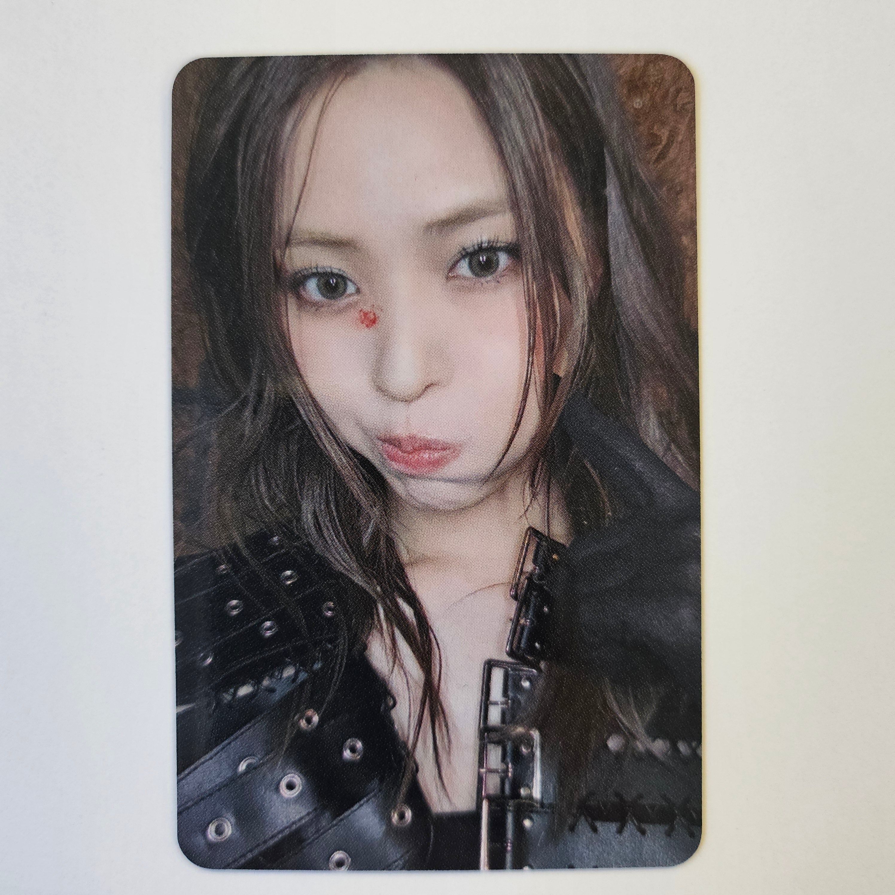 ITZY - TUNNEL VISION Apple Music Photocards - Image 4