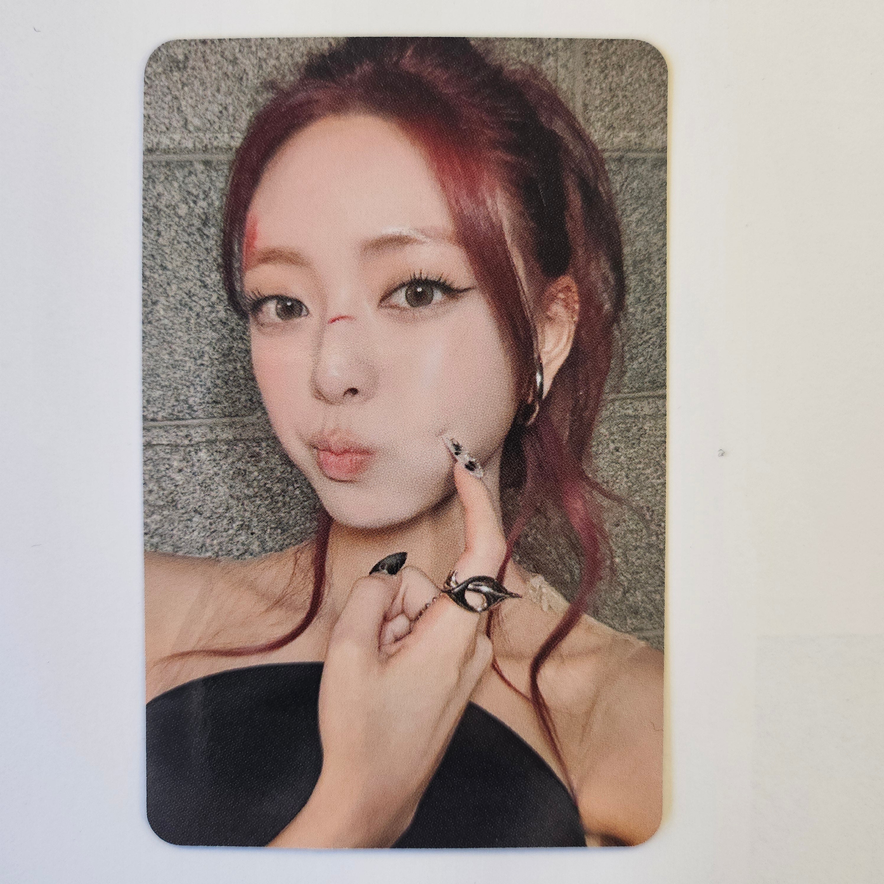 ITZY - TUNNEL VISION Apple Music Photocards - Image 6