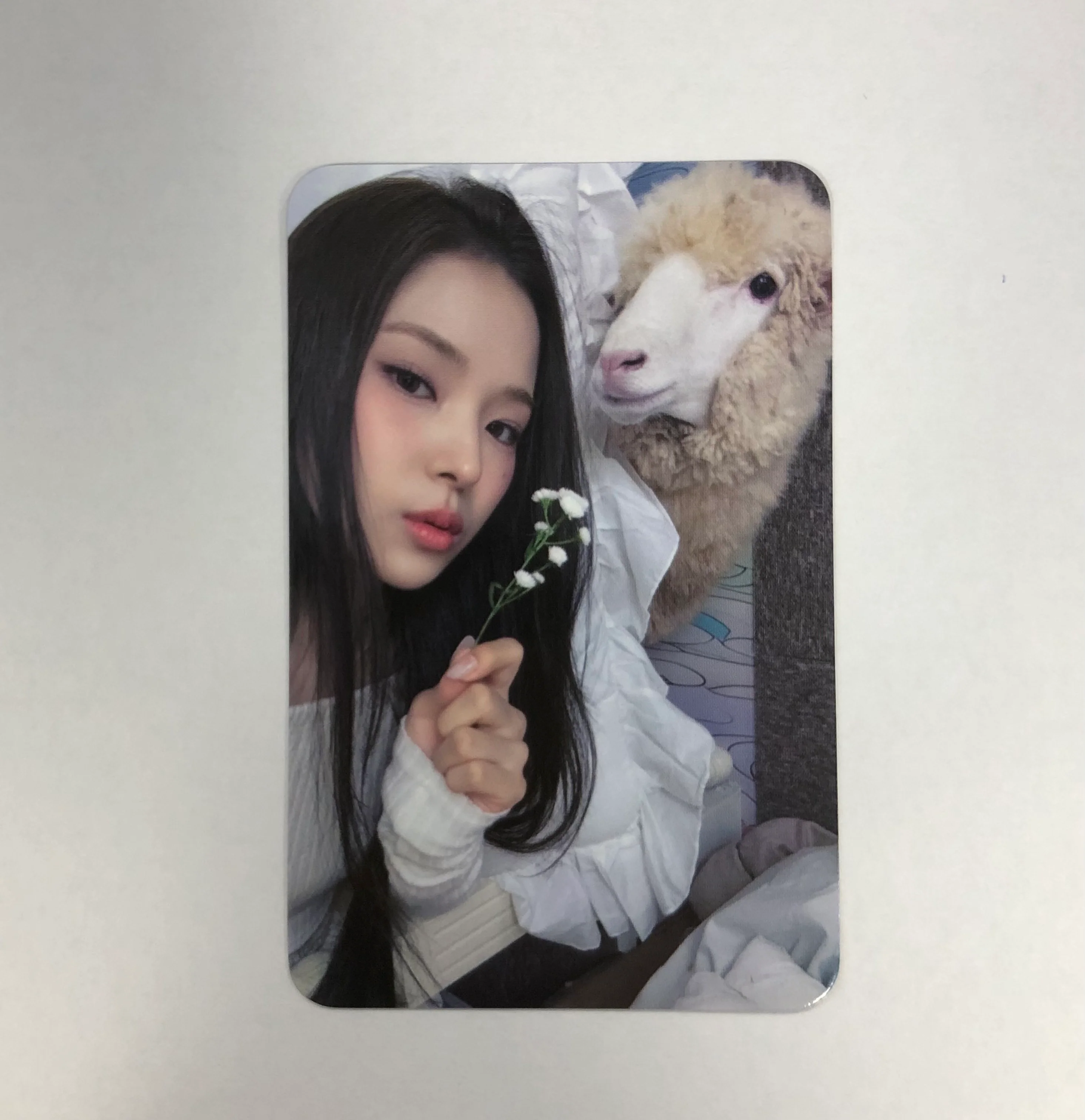 IZNA- N/a Soundwave Pre-order Benefit Photocard - Image 2