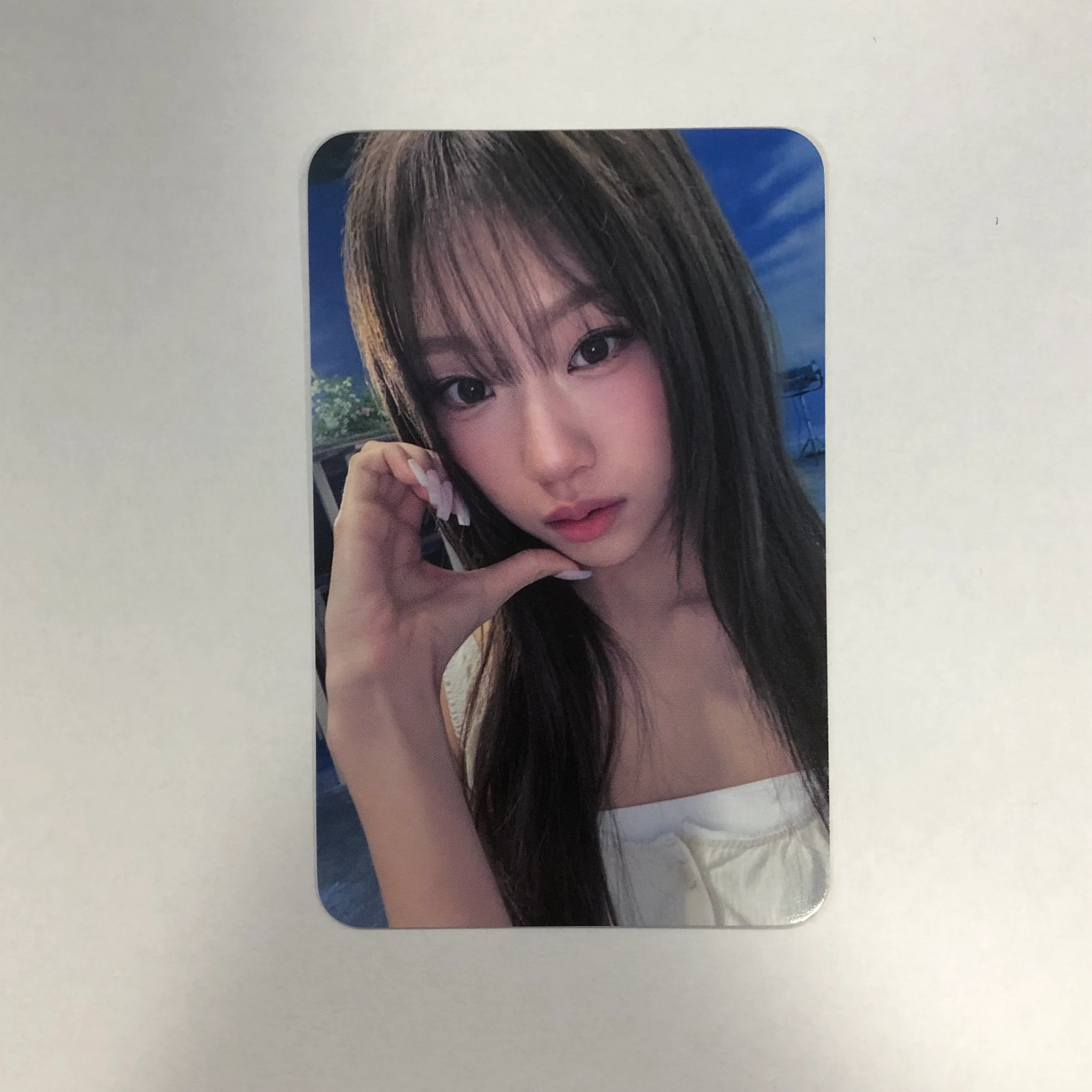 IZNA- N/a Soundwave Pre-order Benefit Photocard - Image 3