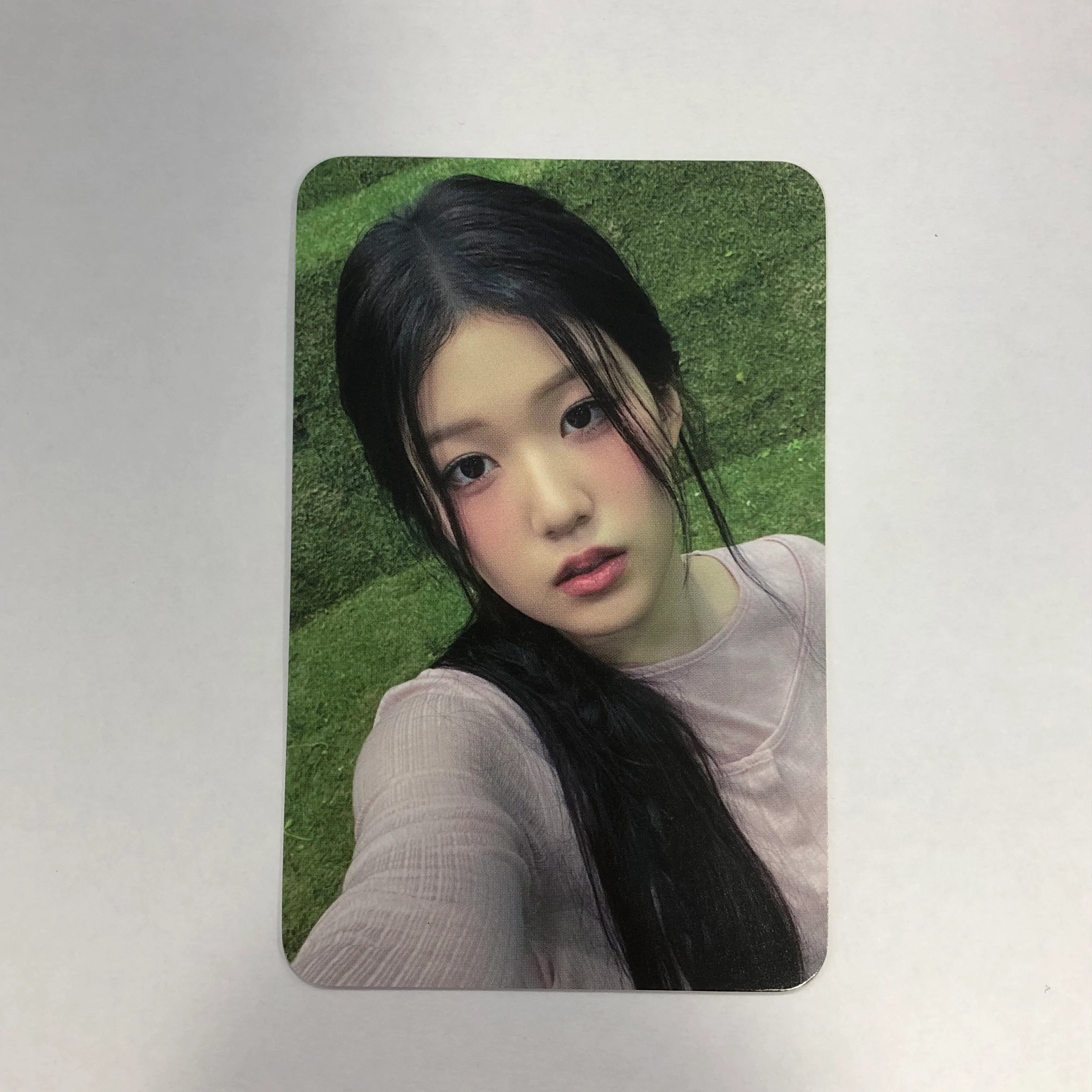 IZNA- N/a Soundwave Pre-order Benefit Photocard - Image 4