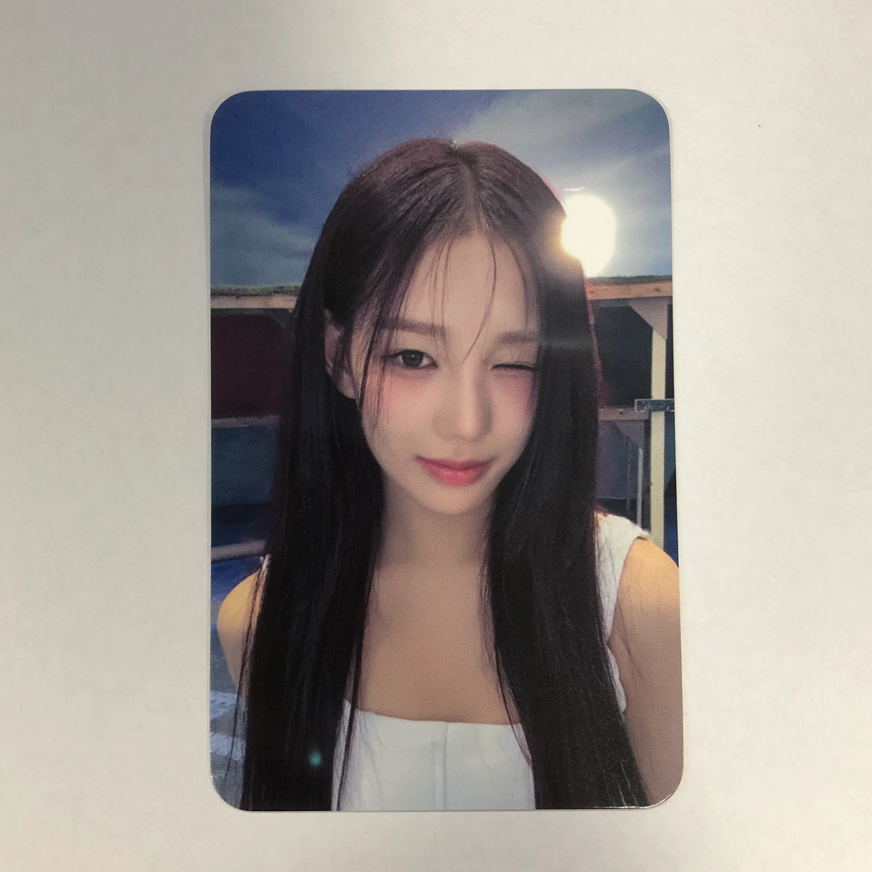 IZNA- N/a Soundwave Pre-order Benefit Photocard - Image 7