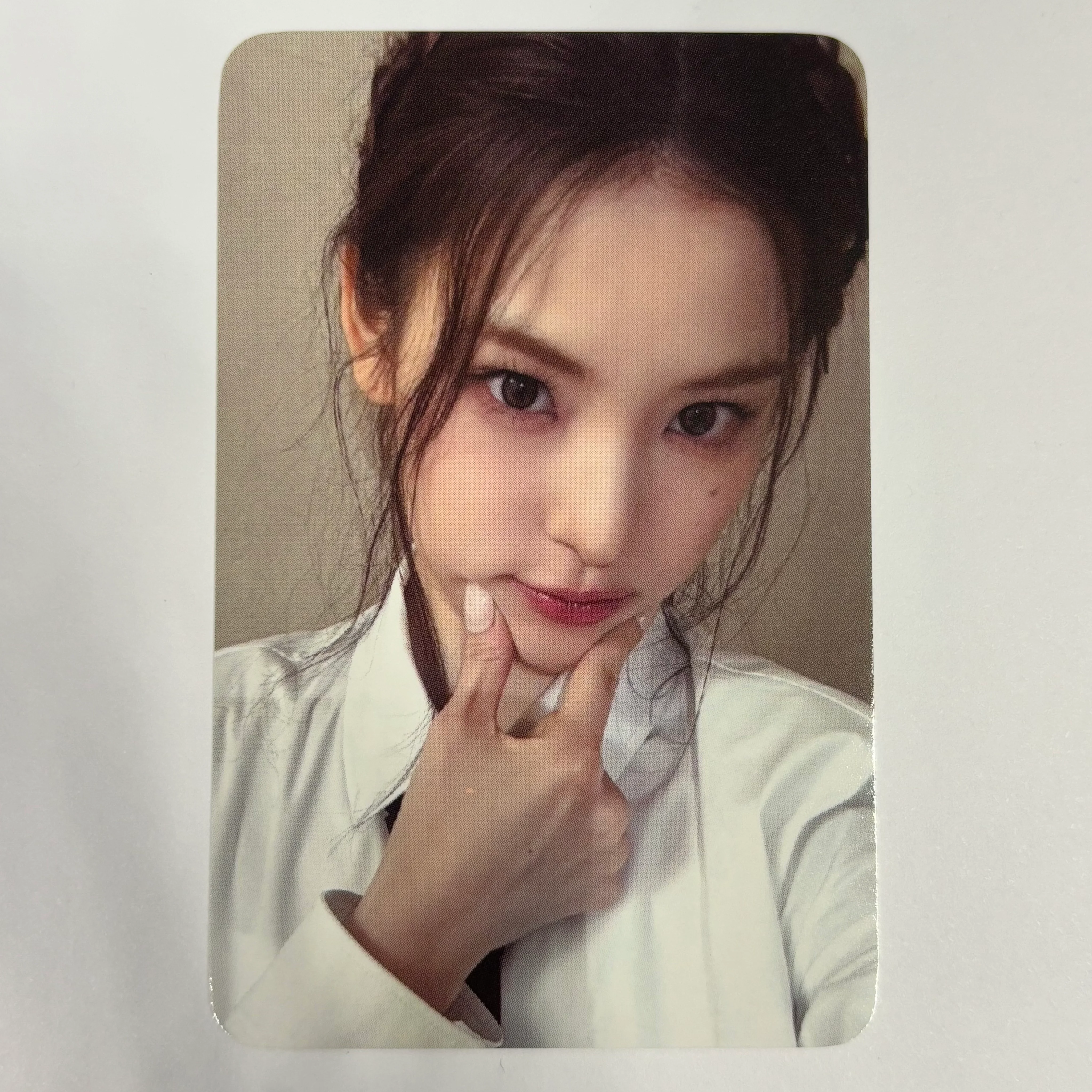 IZNA- N/a Withmuu Pre-order Benefit Photocard - Image 3