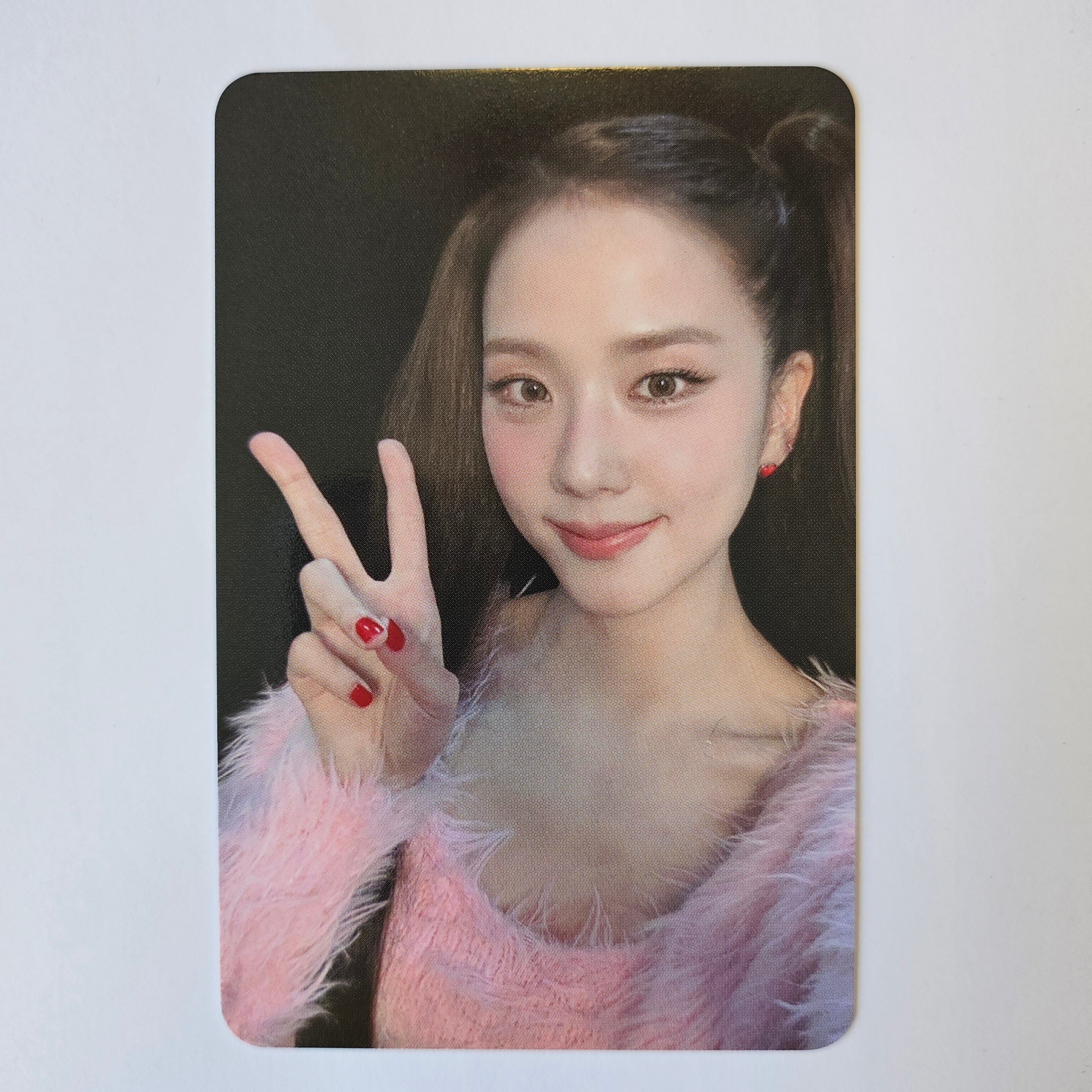 JISOO - AMORTAGE (Exclusive Ver) KTown4u Photocards - Image 2