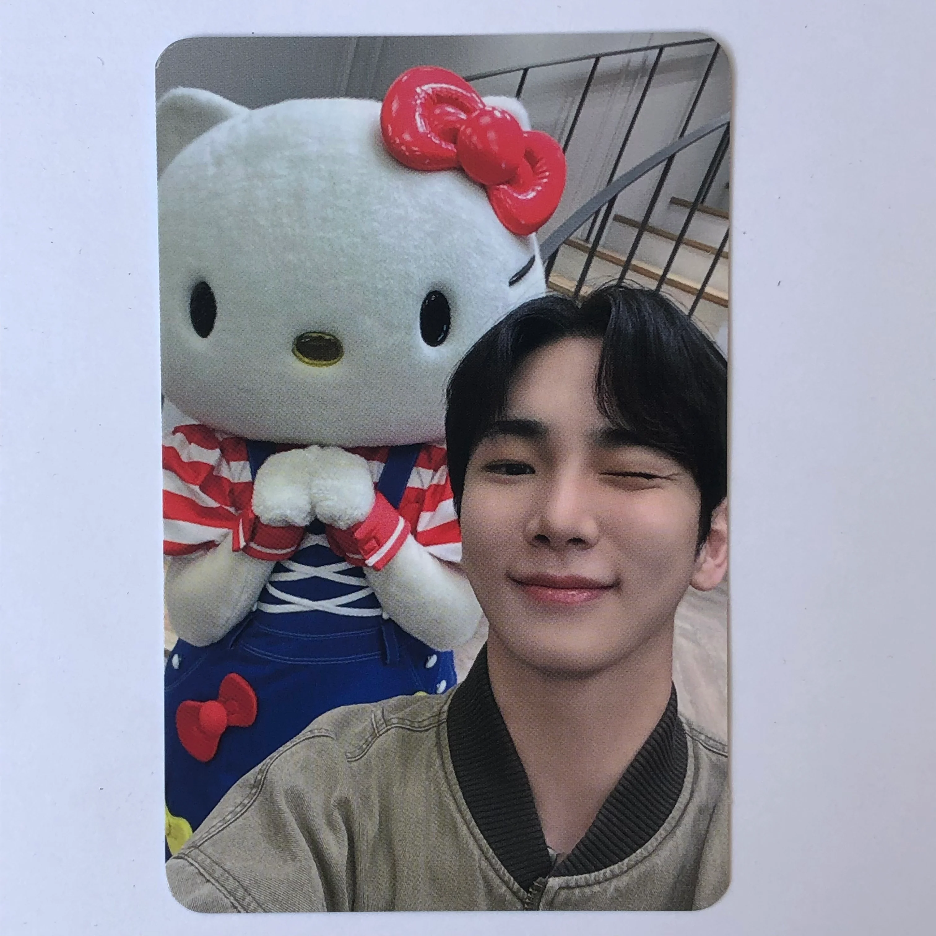 KEY - KEY X HELLO KITTY POP-UP STORE MD PHOTOCARDS - Image 2