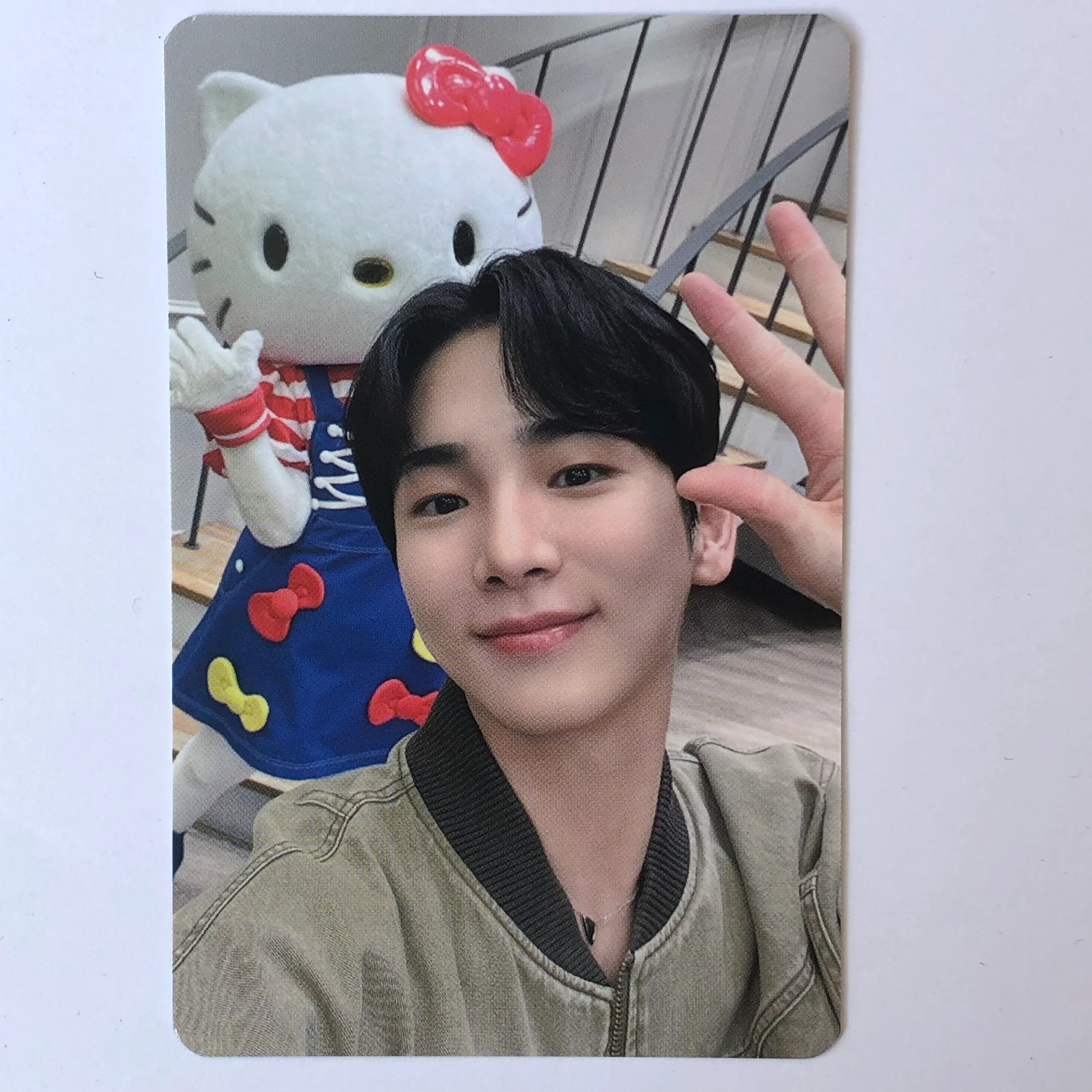 KEY - KEY X HELLO KITTY POP-UP STORE MD PHOTOCARDS - Image 3