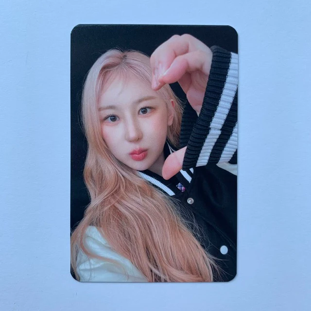 LEE CHAEYEON - Over The Moon Makestar Photocards - Image 8