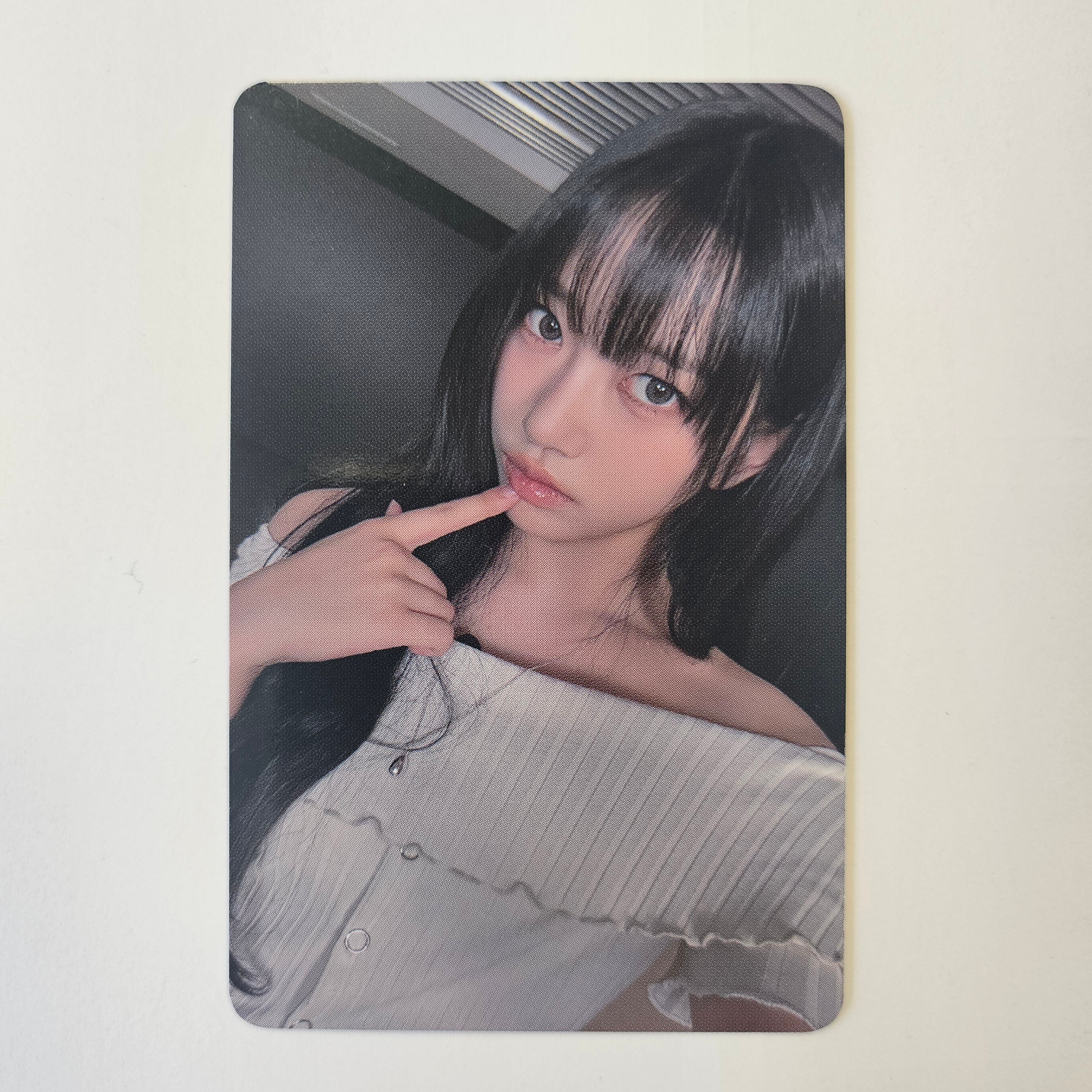MEOVV - Official Lightstick FansLike Photocards - Image 6