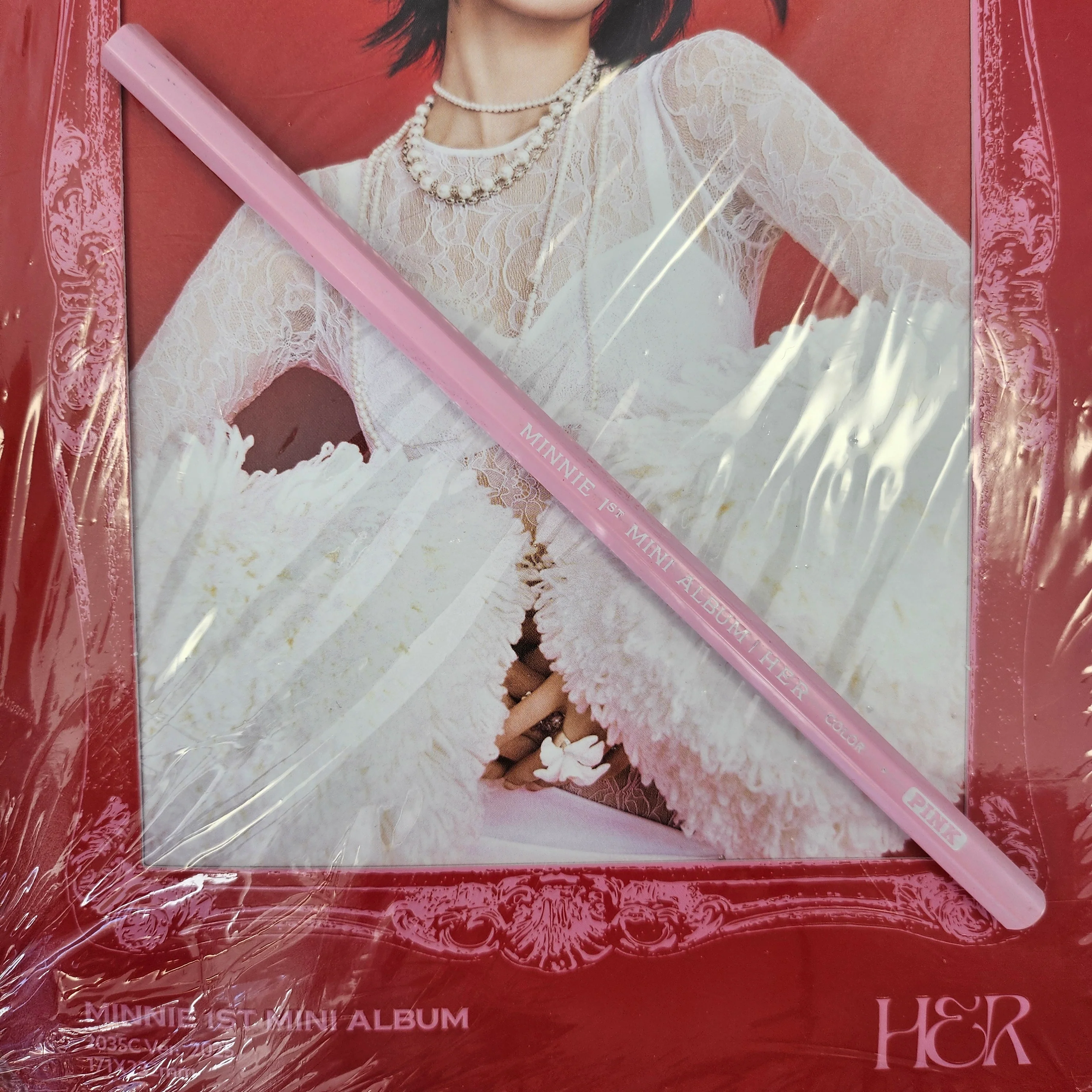 MINNIE ((G)-IDLE) - 'HER' ALBUM PENCILS - Image 3