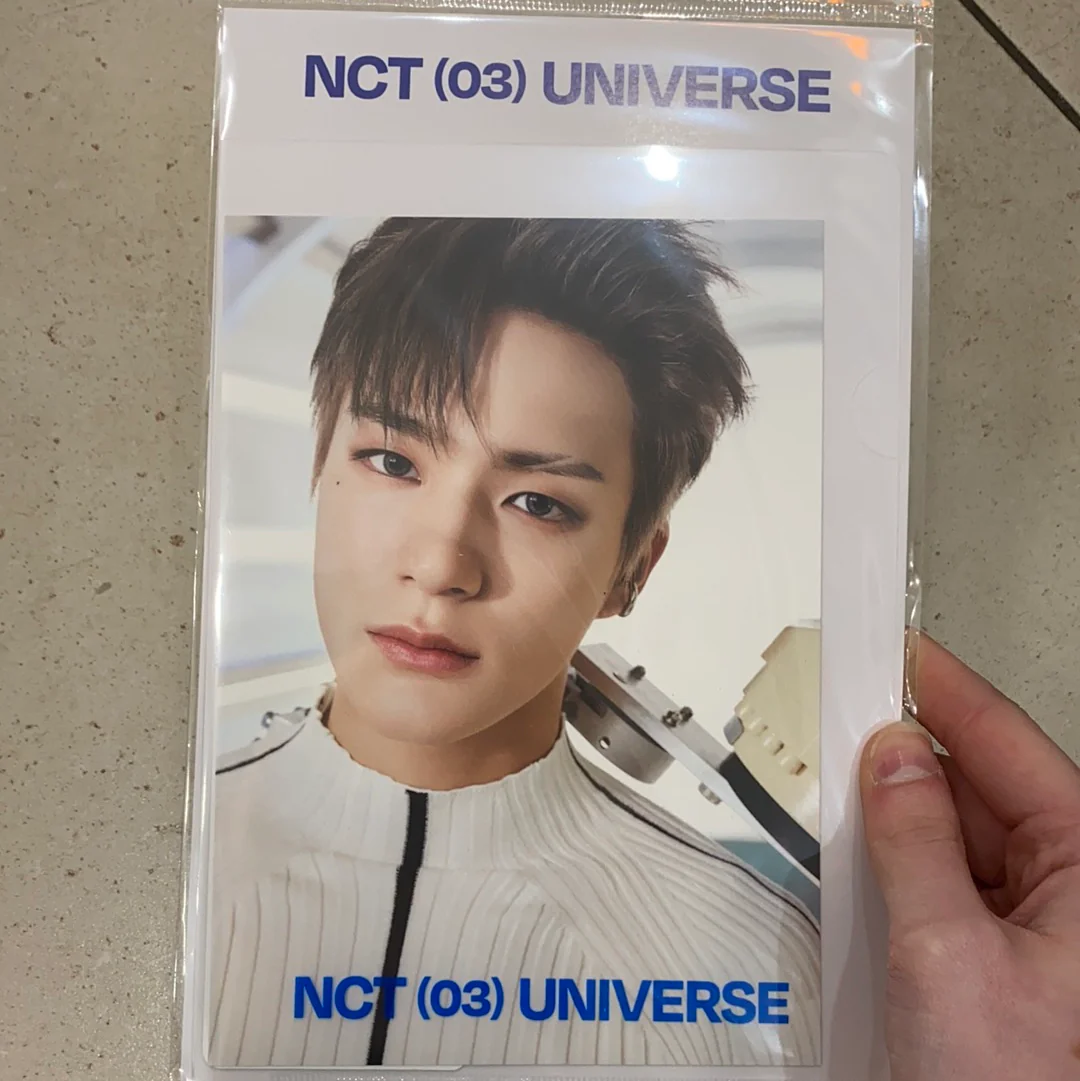 NCT - 'UNIVERSE' Postcard & Hologram Photocard Set - Image 10