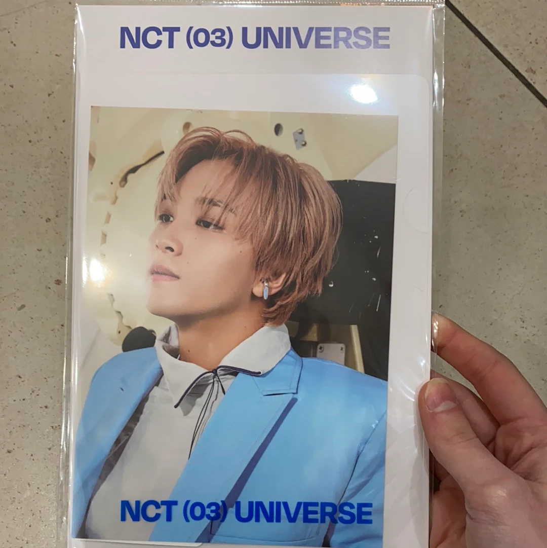 NCT - 'UNIVERSE' Postcard & Hologram Photocard Set - Image 11