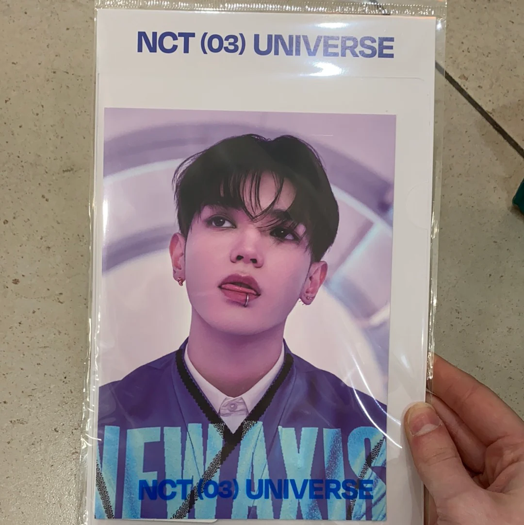 NCT - 'UNIVERSE' Postcard & Hologram Photocard Set - Image 16