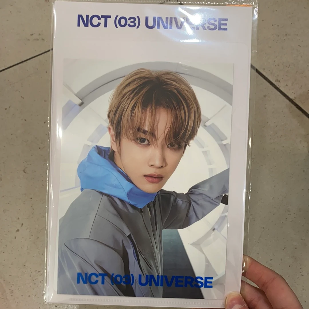 NCT - 'UNIVERSE' Postcard & Hologram Photocard Set - Image 2