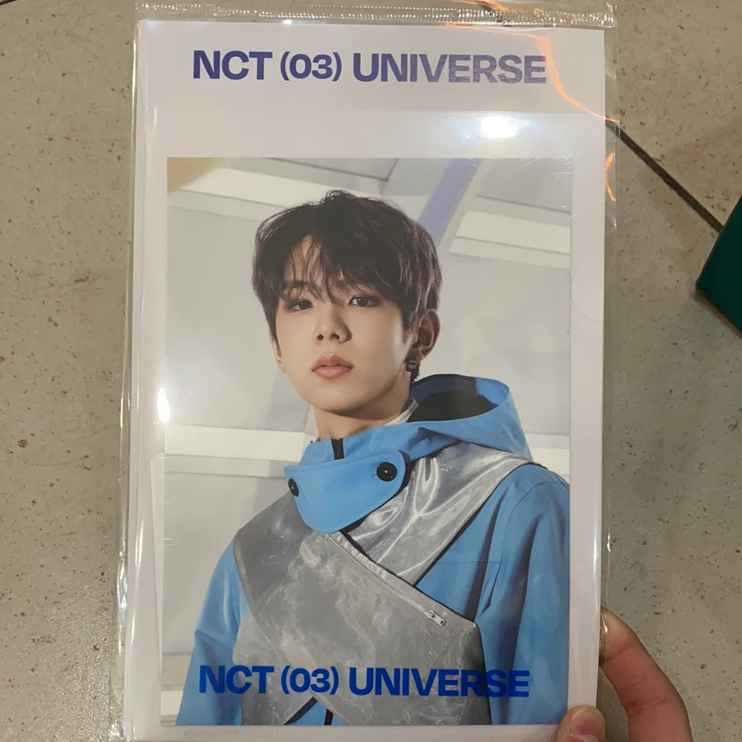NCT - 'UNIVERSE' Postcard & Hologram Photocard Set - Image 3