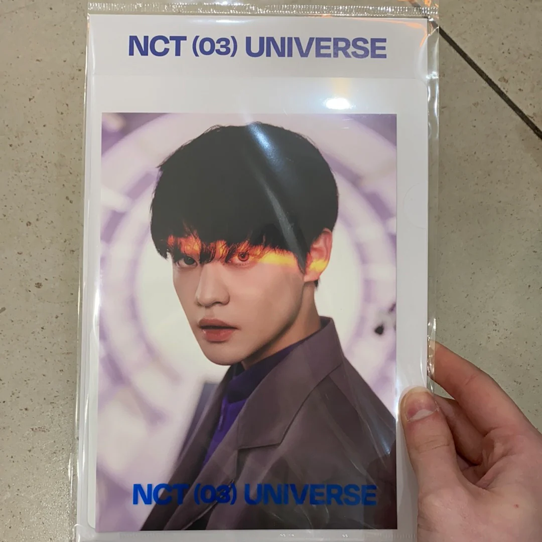 NCT - 'UNIVERSE' Postcard & Hologram Photocard Set - Image 9