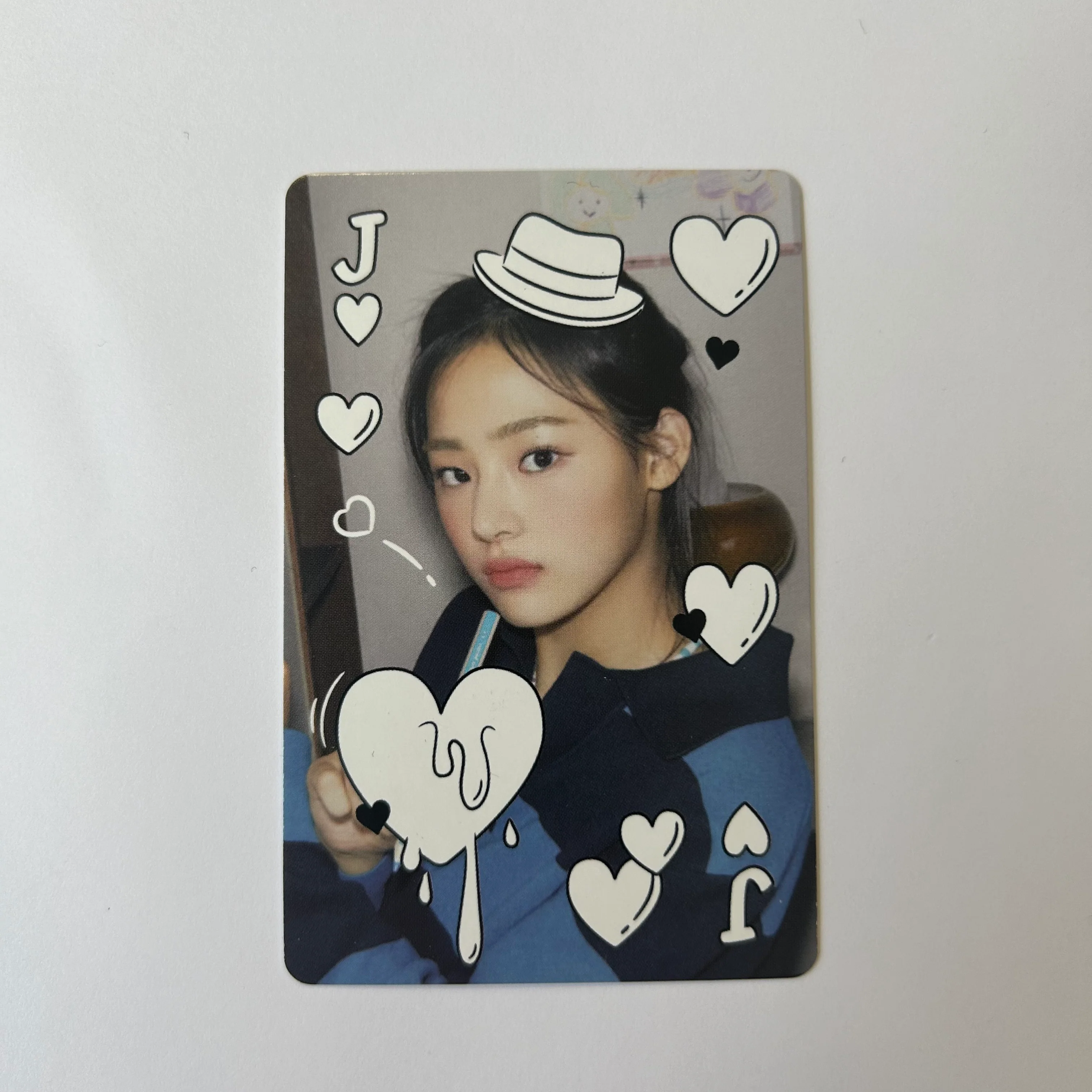 NEWJEANS - Seasons Greetings 2023 Photocards - Image 24