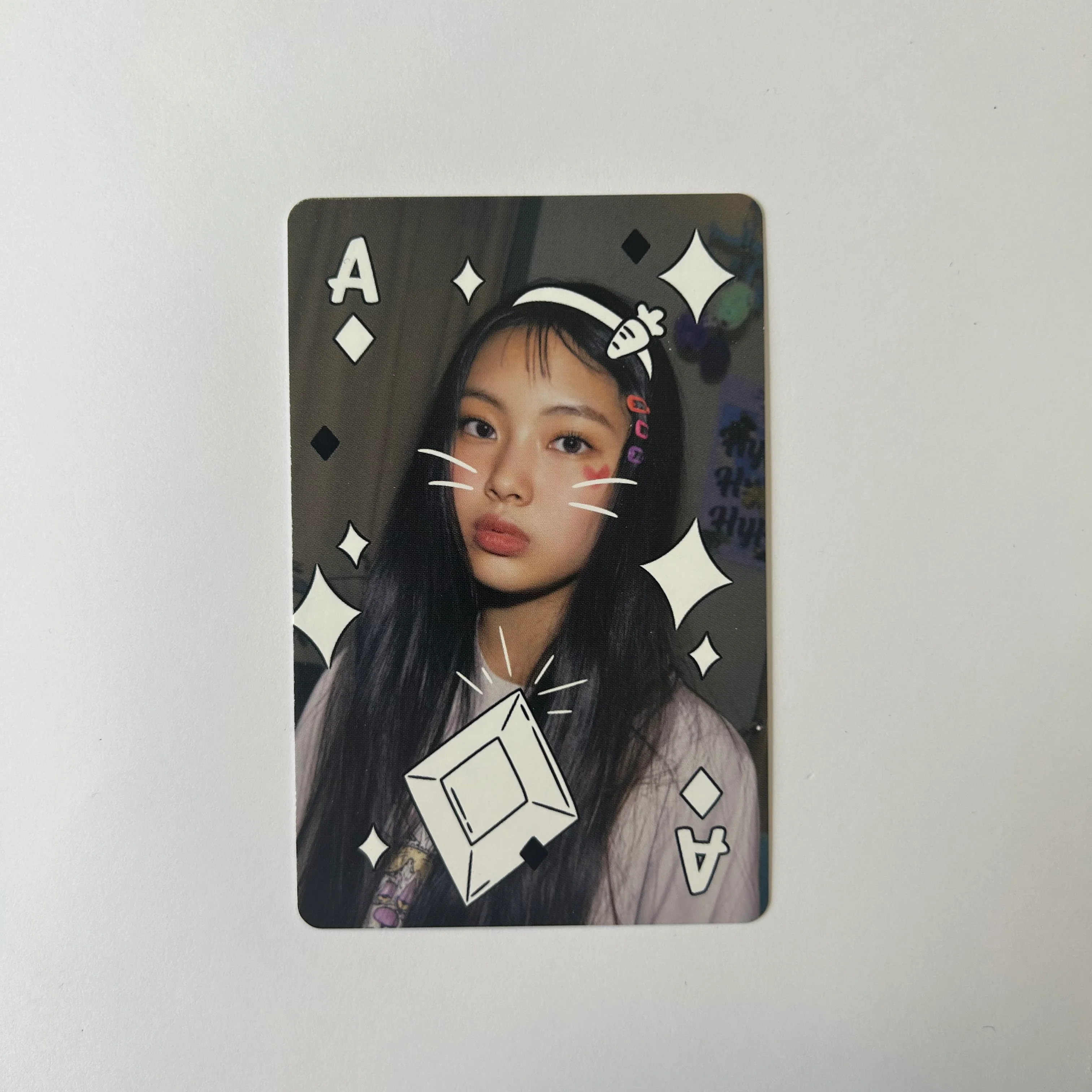 NEWJEANS - Seasons Greetings 2023 Photocards - Image 44