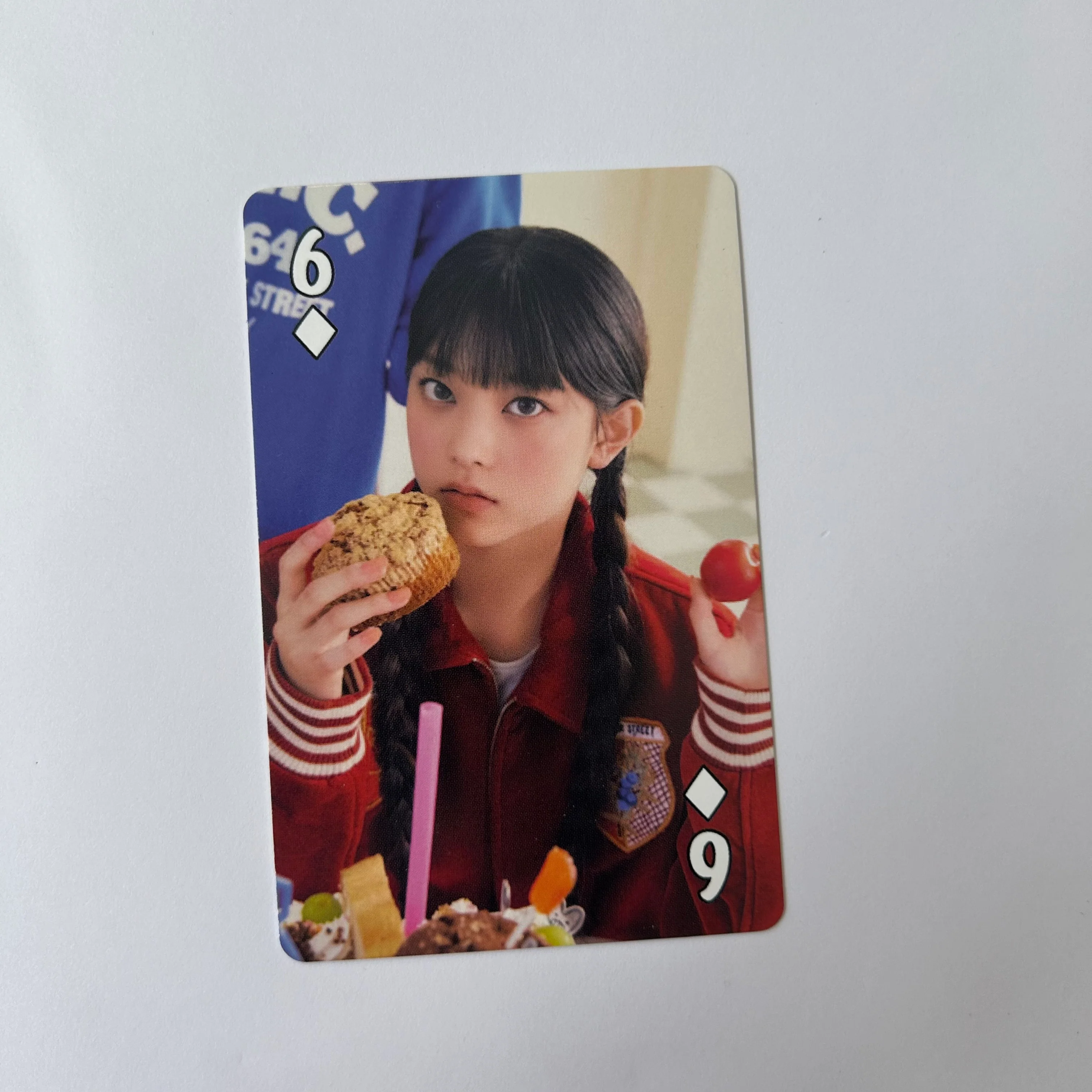 NEWJEANS - Seasons Greetings 2023 Photocards - Image 8