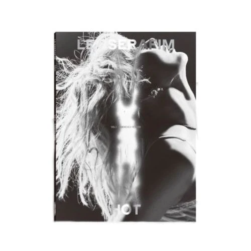 LE SSERAFIM - HOT (Photobook Ver) - Image 3