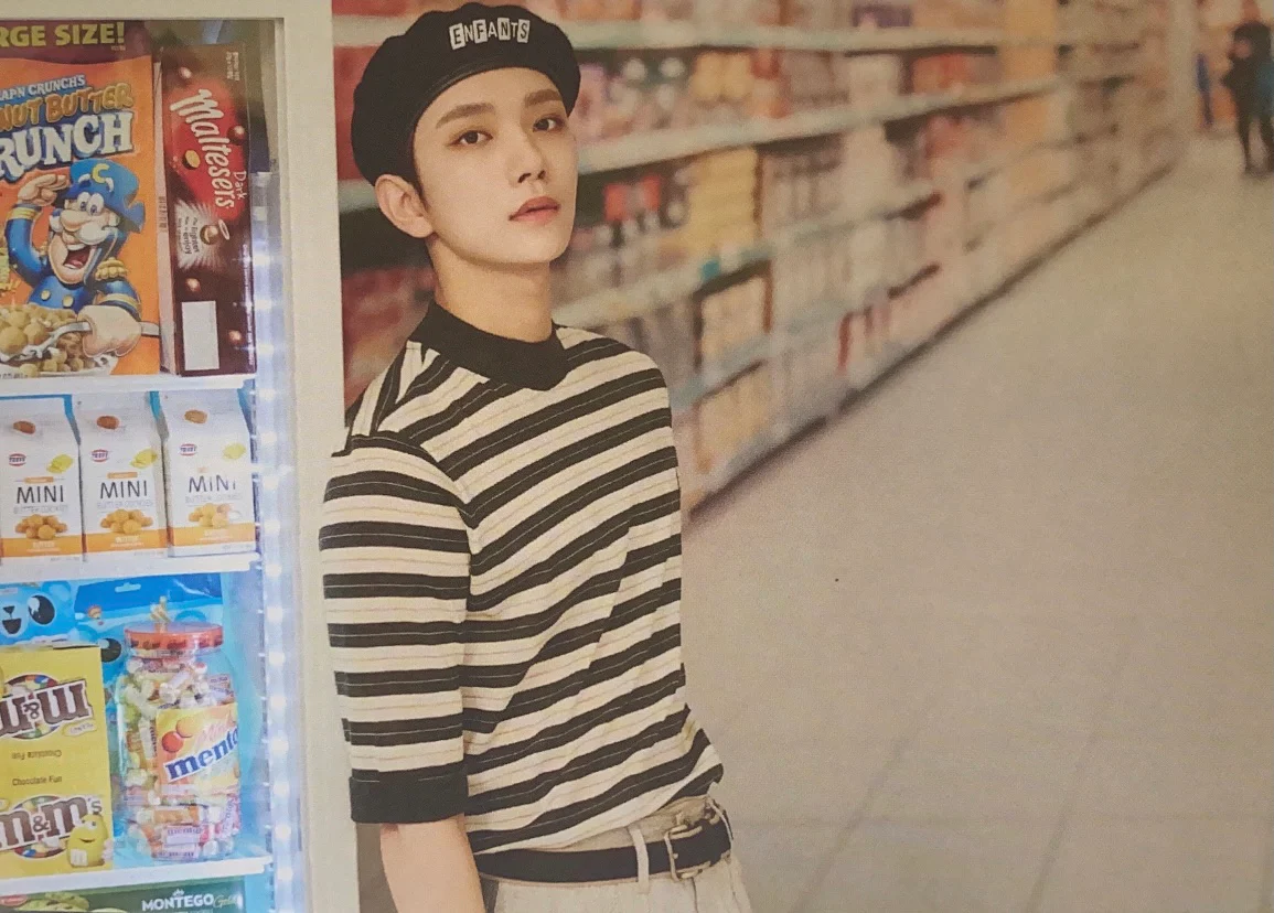 Seventeen - HYBE Insight Postcards - Image 10