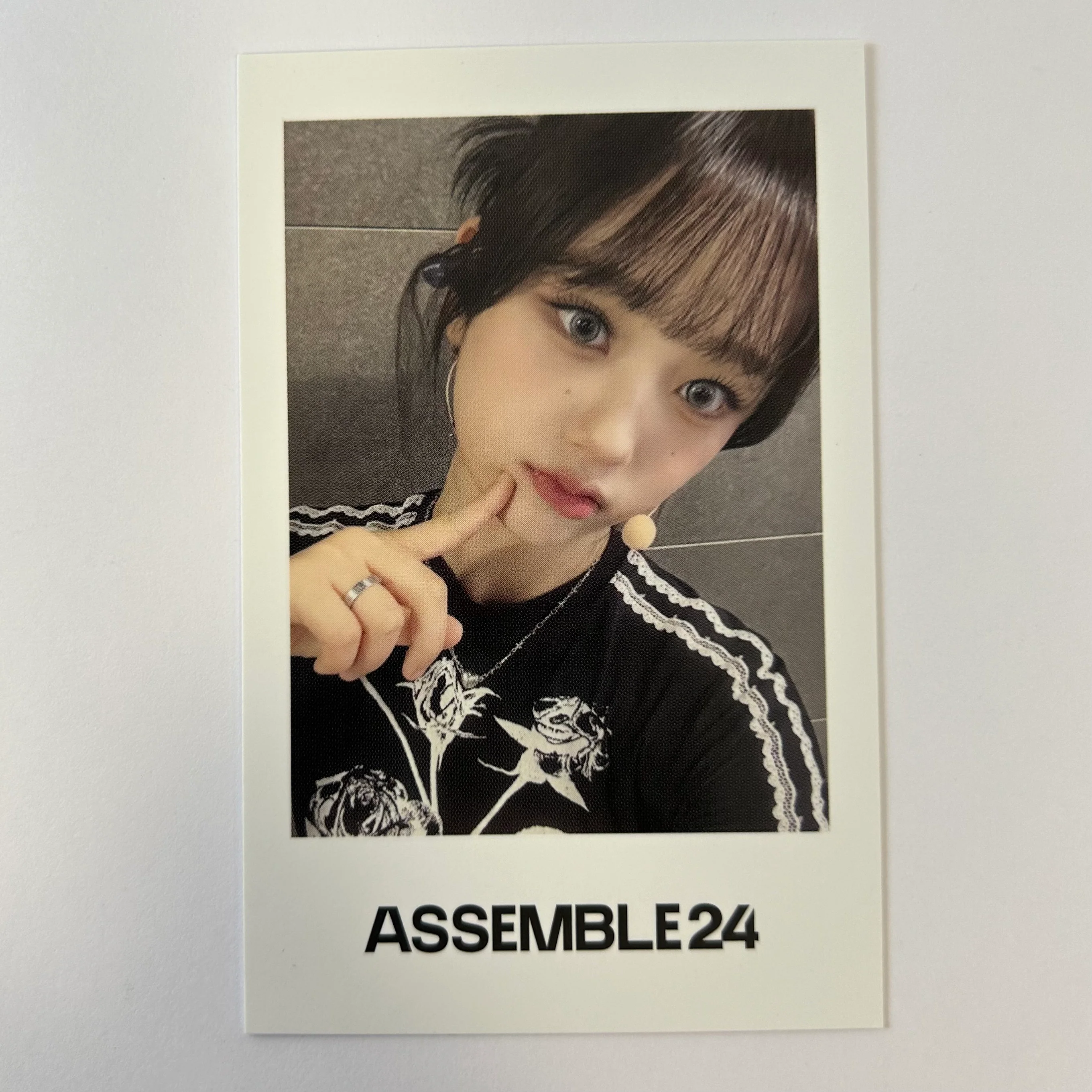 tripleS - ASSEMBLE24 Makestar Photocard - Image 2