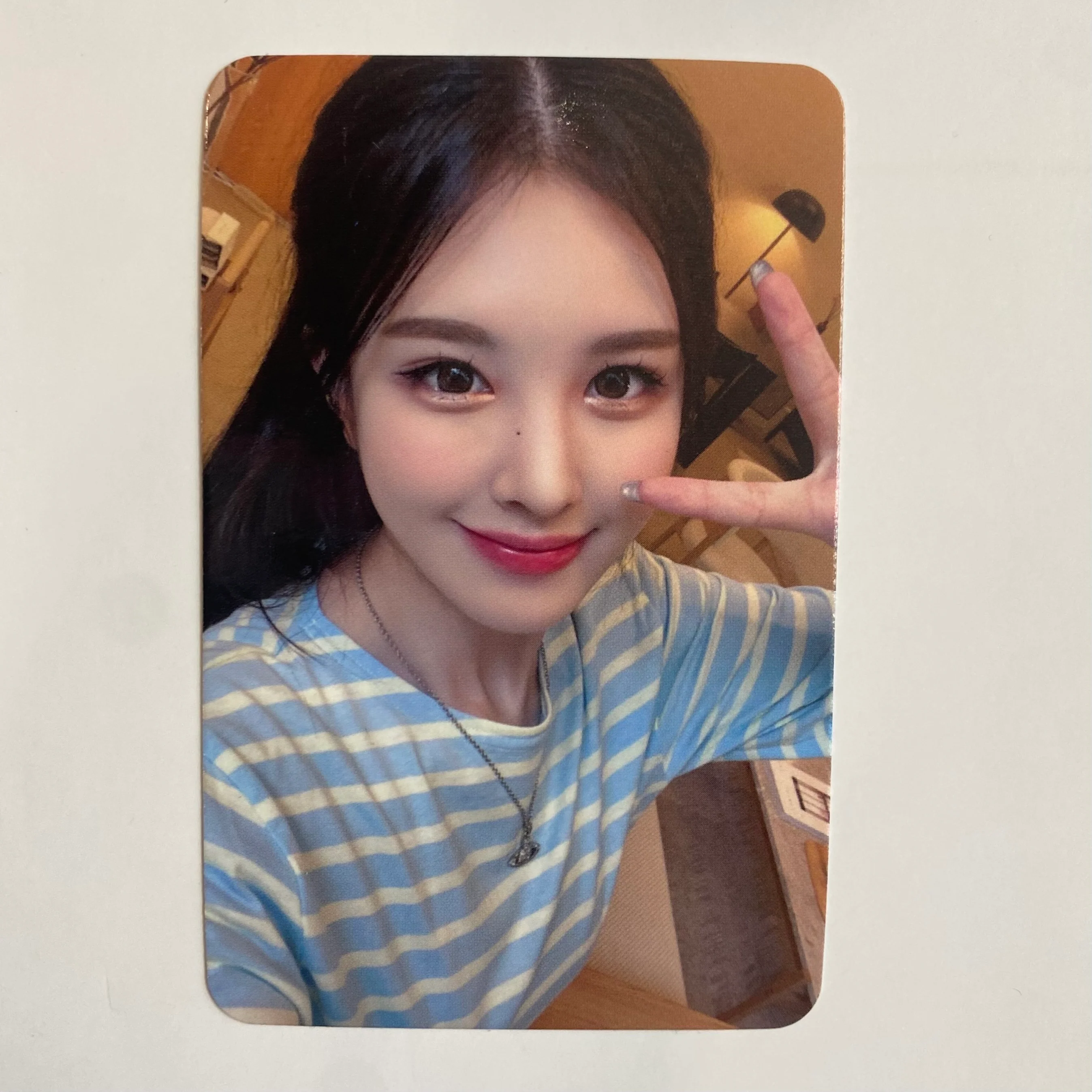 Weeekly - ColoRise Apple Music Lucky Draw Photocard - Image 9