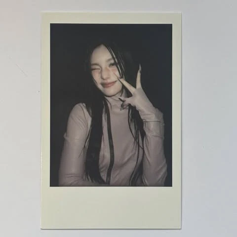 YEJI - AIR Soundwave Photocards - Image 2